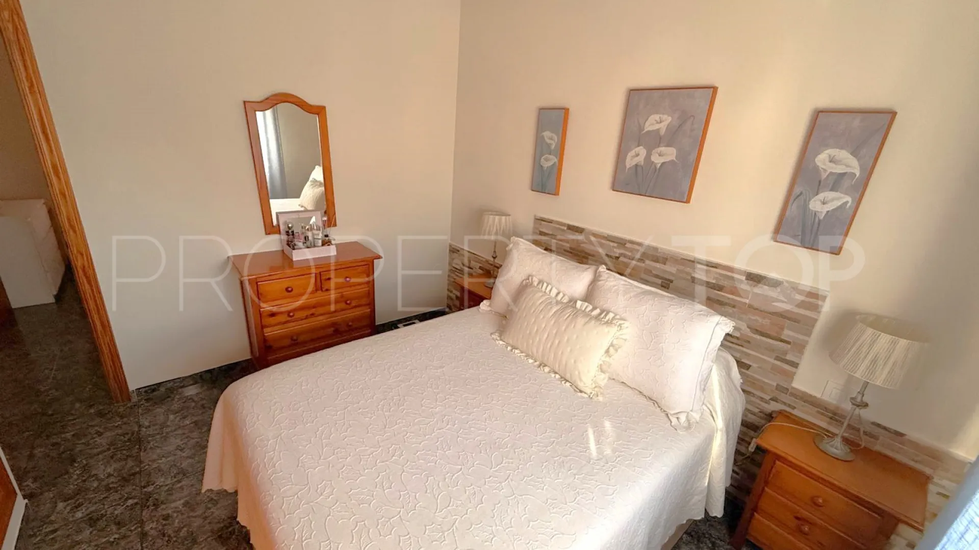 Apartamento en venta en Estepona Puerto
