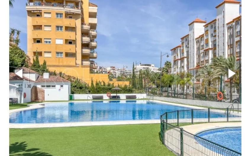 Apartment for sale in Estepona Puerto with 3 bedrooms