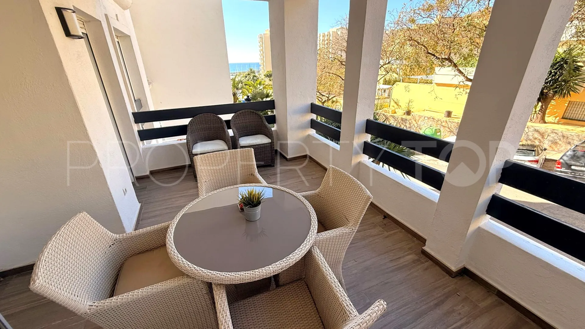 Apartment for sale in Estepona Puerto with 3 bedrooms