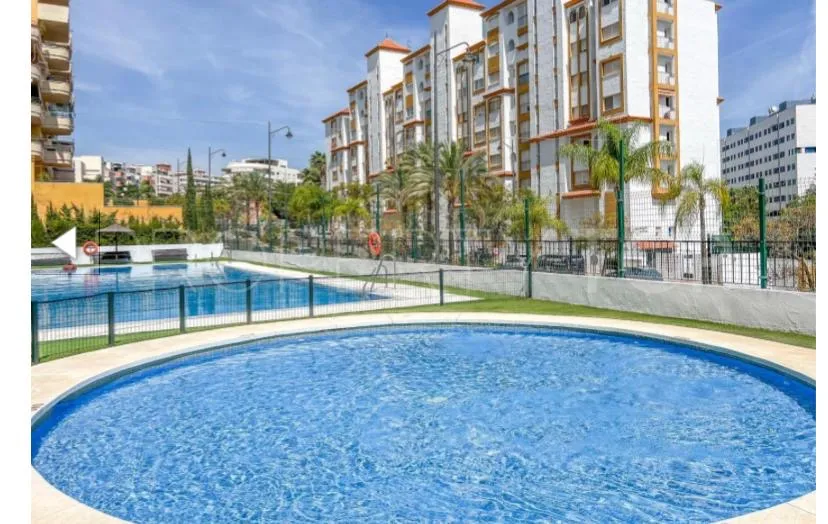 Apartment for sale in Estepona Puerto with 3 bedrooms