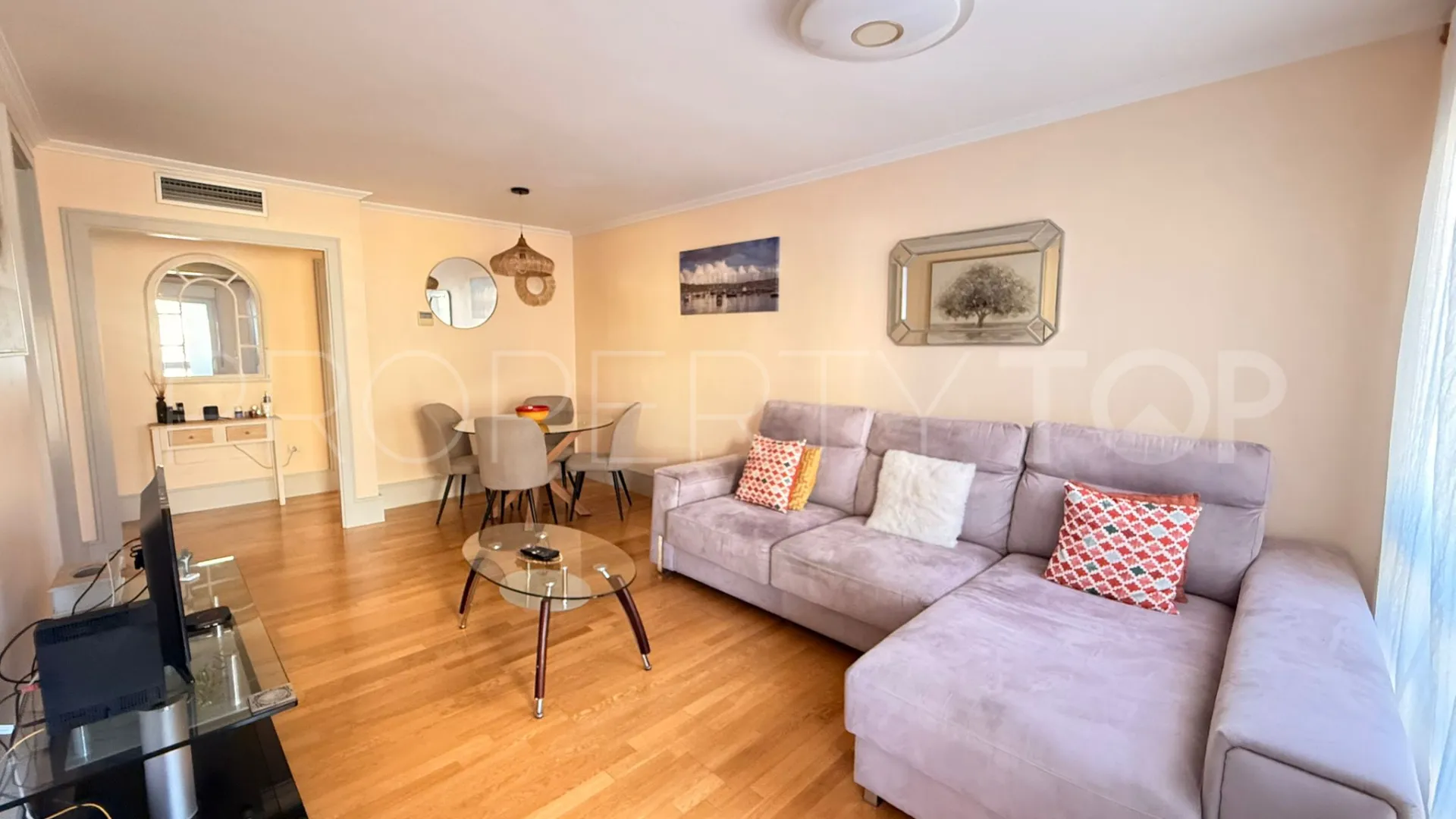 Apartment for sale in Estepona Puerto with 3 bedrooms