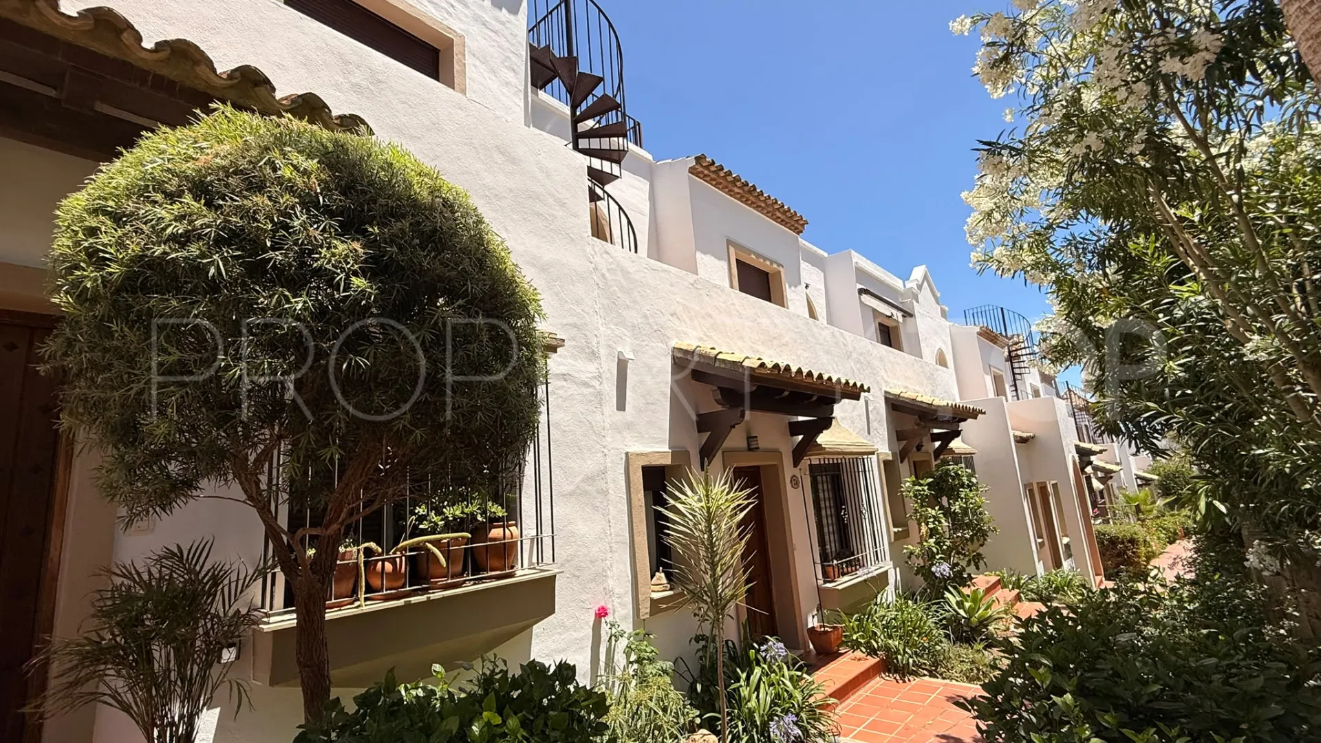 Adosado en venta de 3 dormitorios en Estepona Oeste