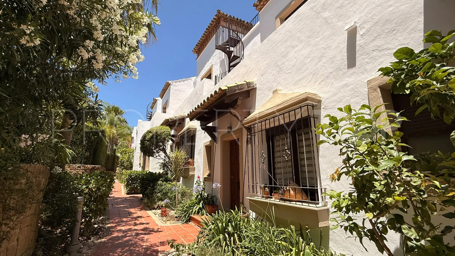 Adosado en venta de 3 dormitorios en Estepona Oeste