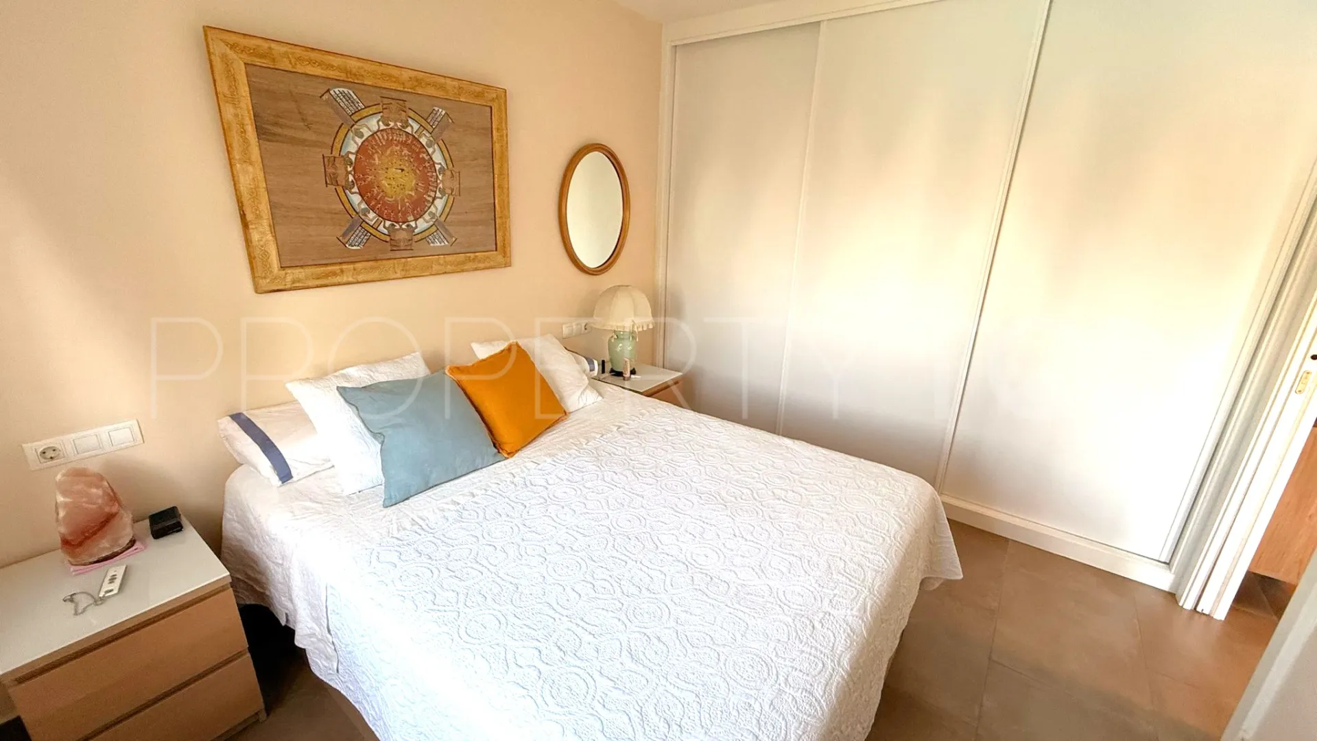 Apartamento con 1 dormitorio en venta en Estepona Puerto