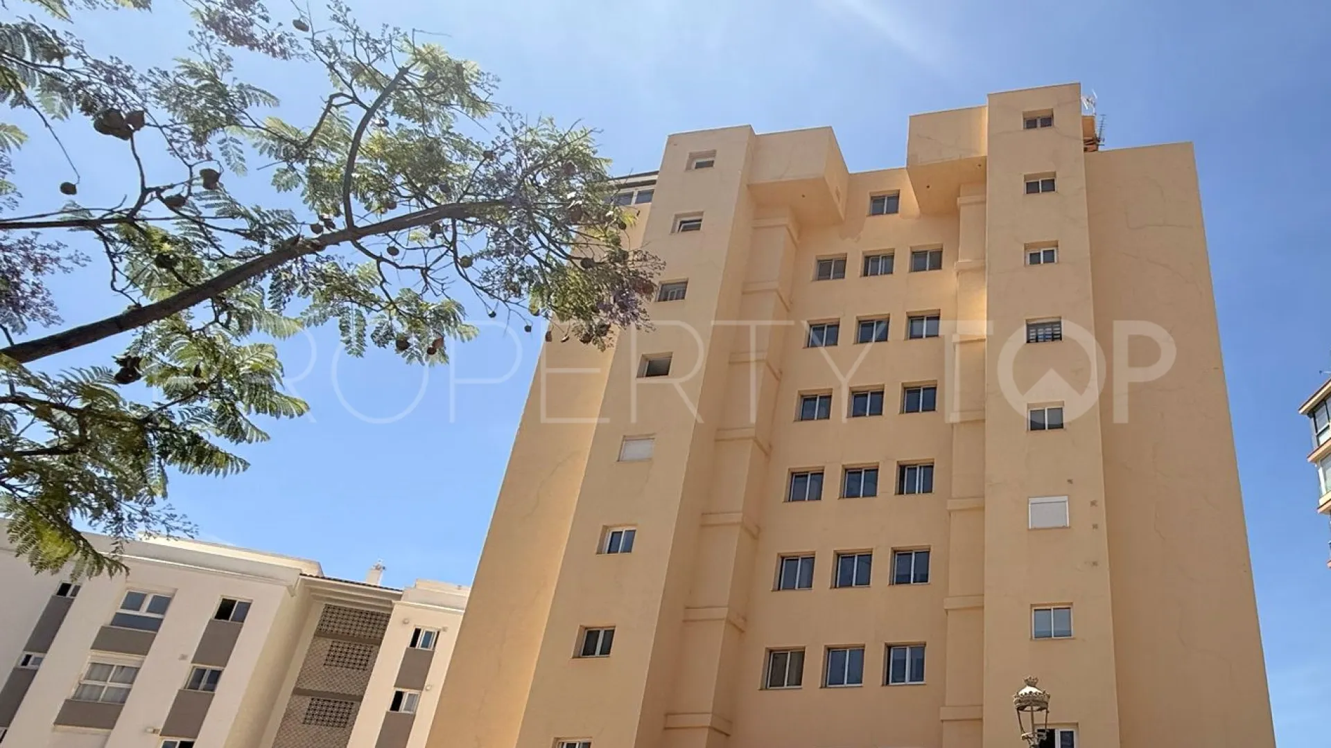 Apartamento con 1 dormitorio en venta en Estepona Puerto