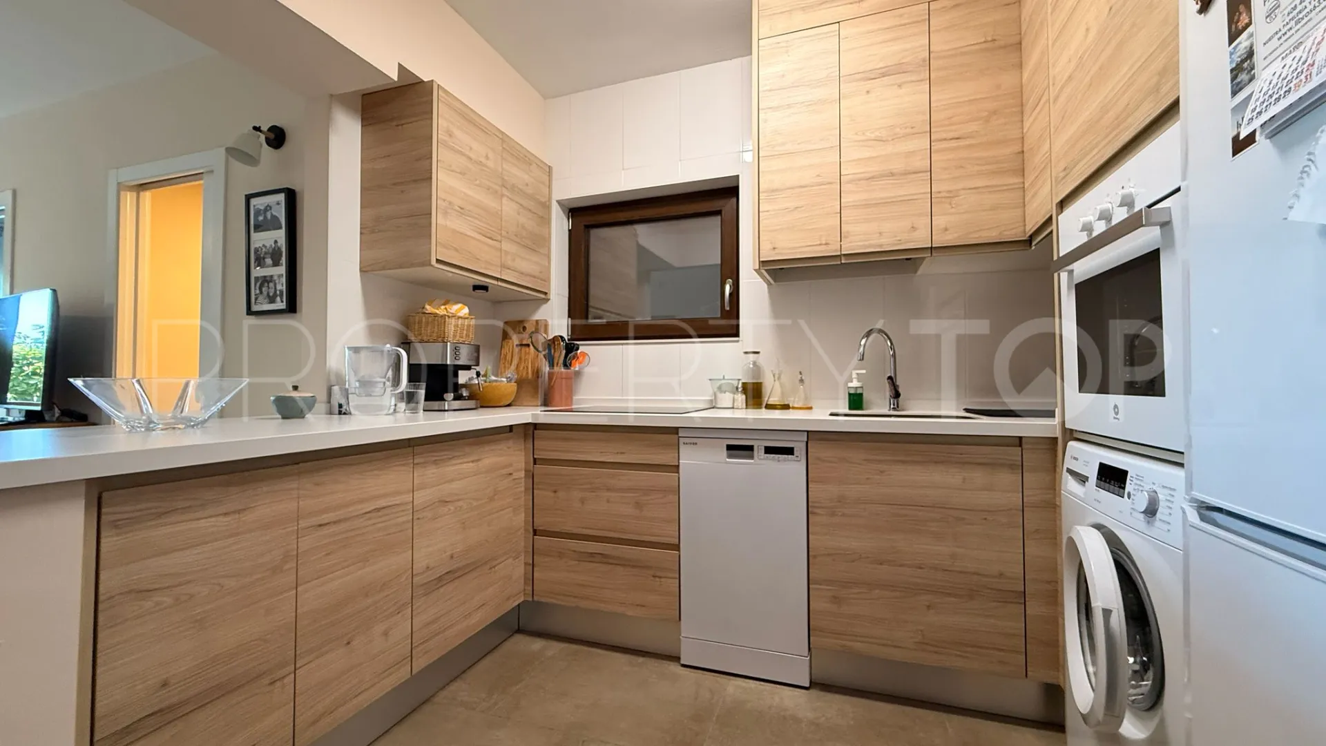 Apartamento con 1 dormitorio en venta en Estepona Puerto