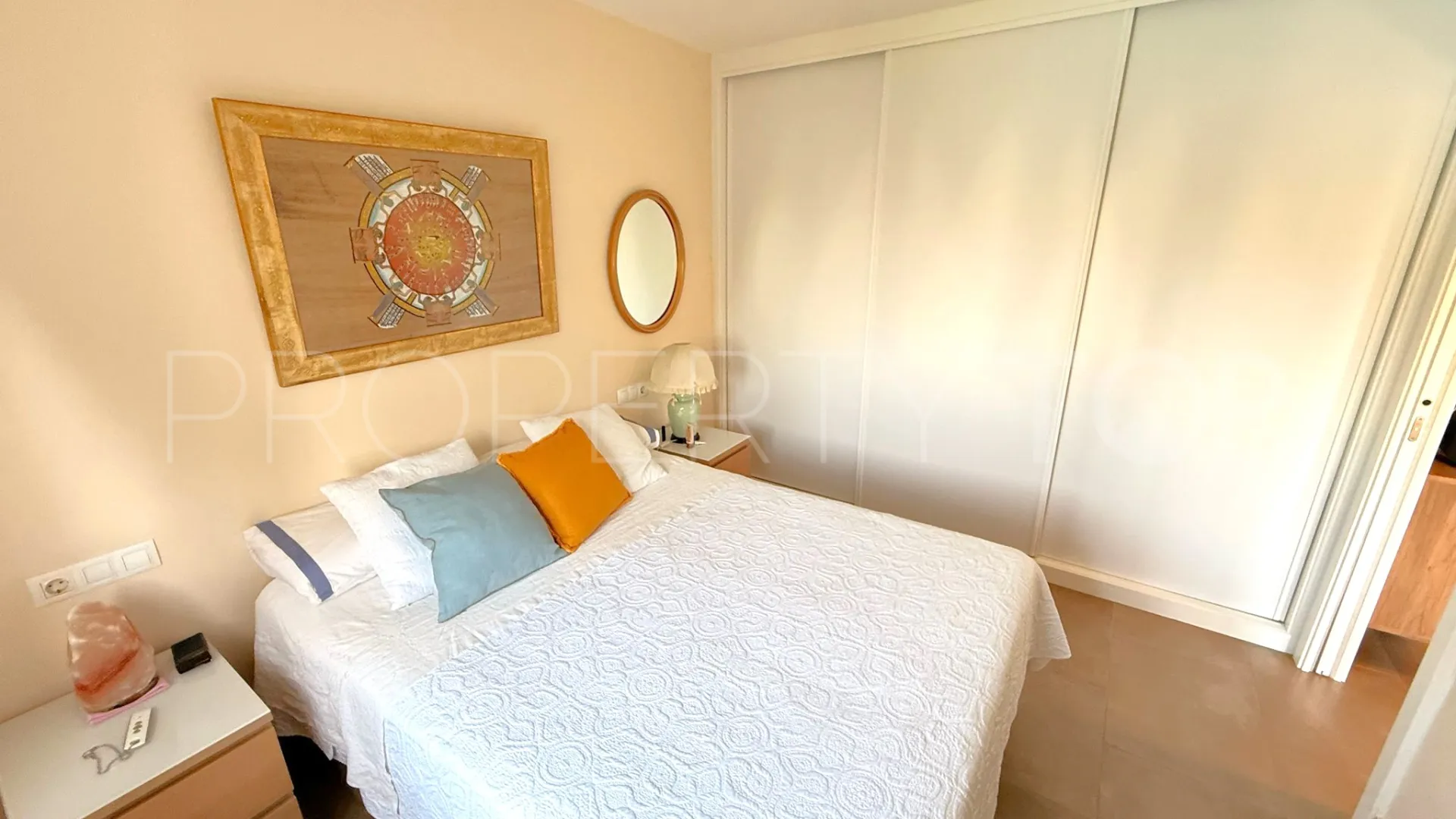 Apartamento con 1 dormitorio en venta en Estepona Puerto