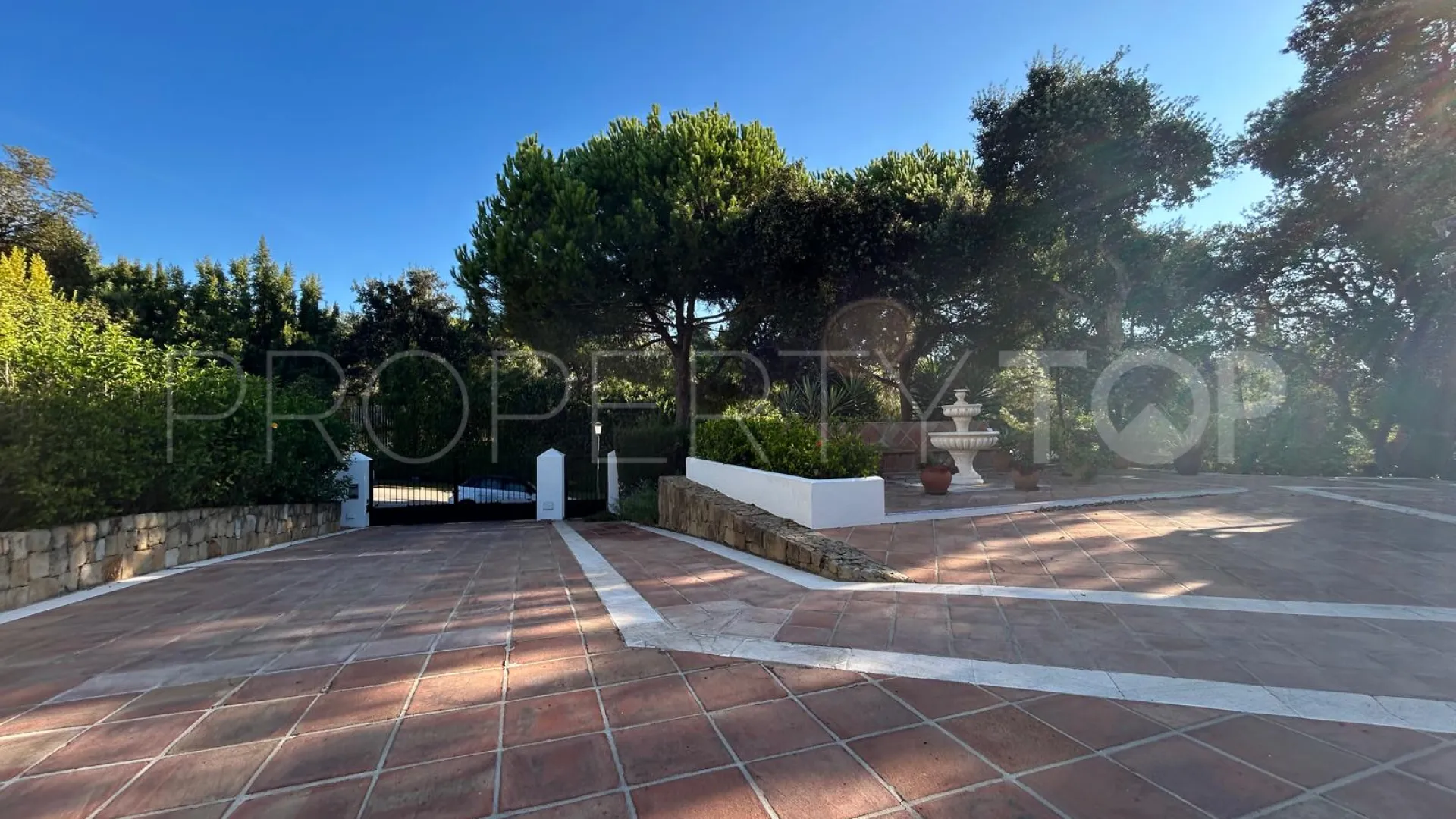 For sale Sotogrande Alto villa with 6 bedrooms