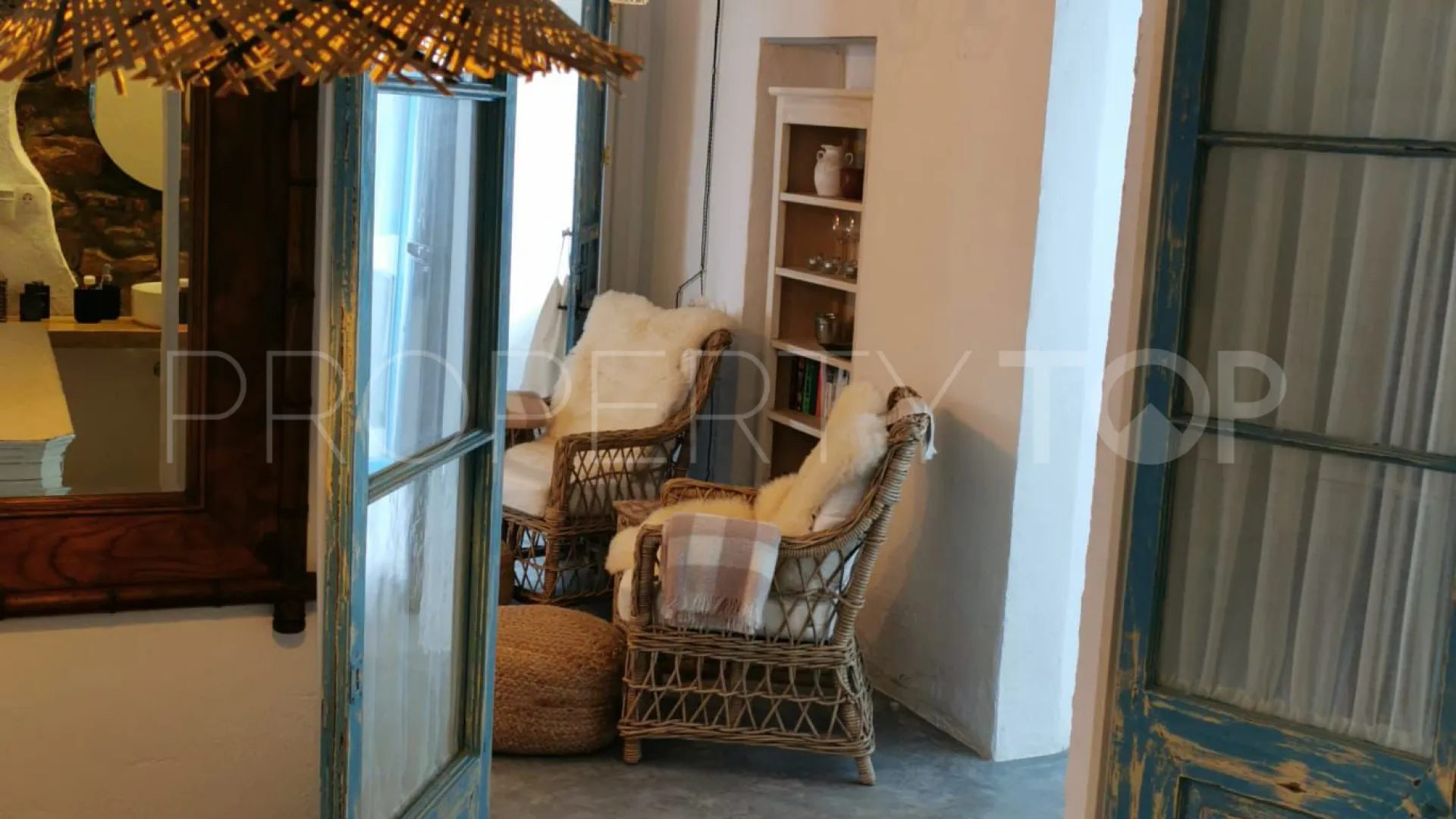 Casa de 2 dormitorios en venta en Estepona Casco Antiguo