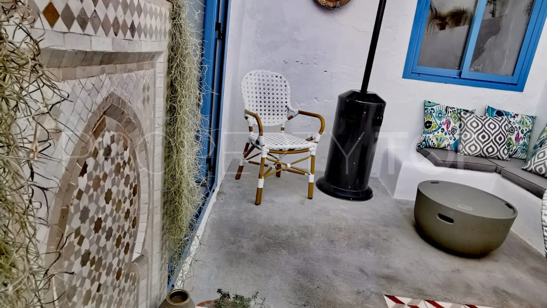 Casa de 2 dormitorios en venta en Estepona Casco Antiguo