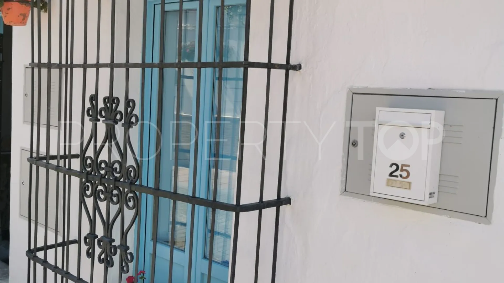 Casa de 2 dormitorios en venta en Estepona Casco Antiguo