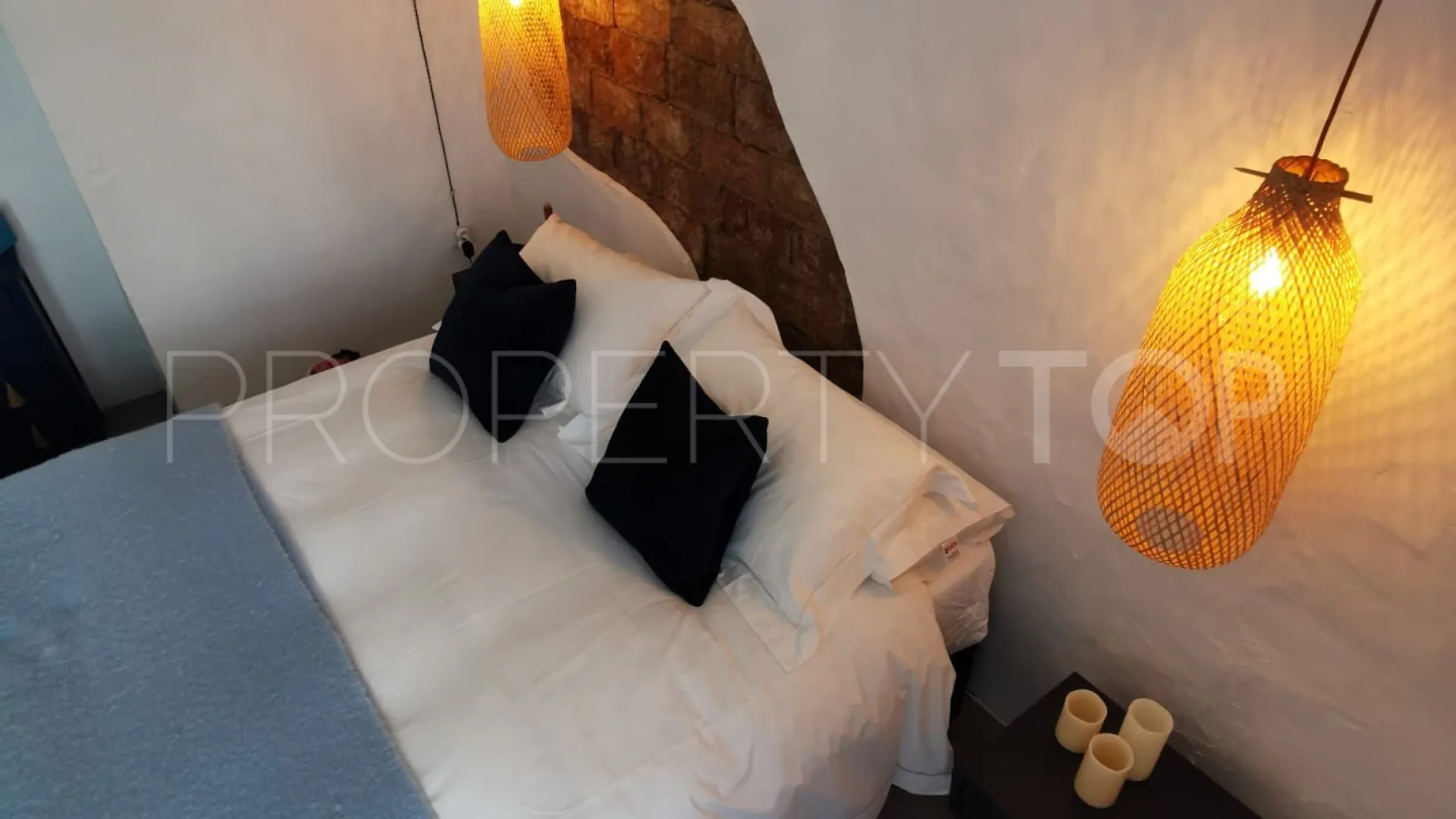 Casa de 2 dormitorios en venta en Estepona Casco Antiguo