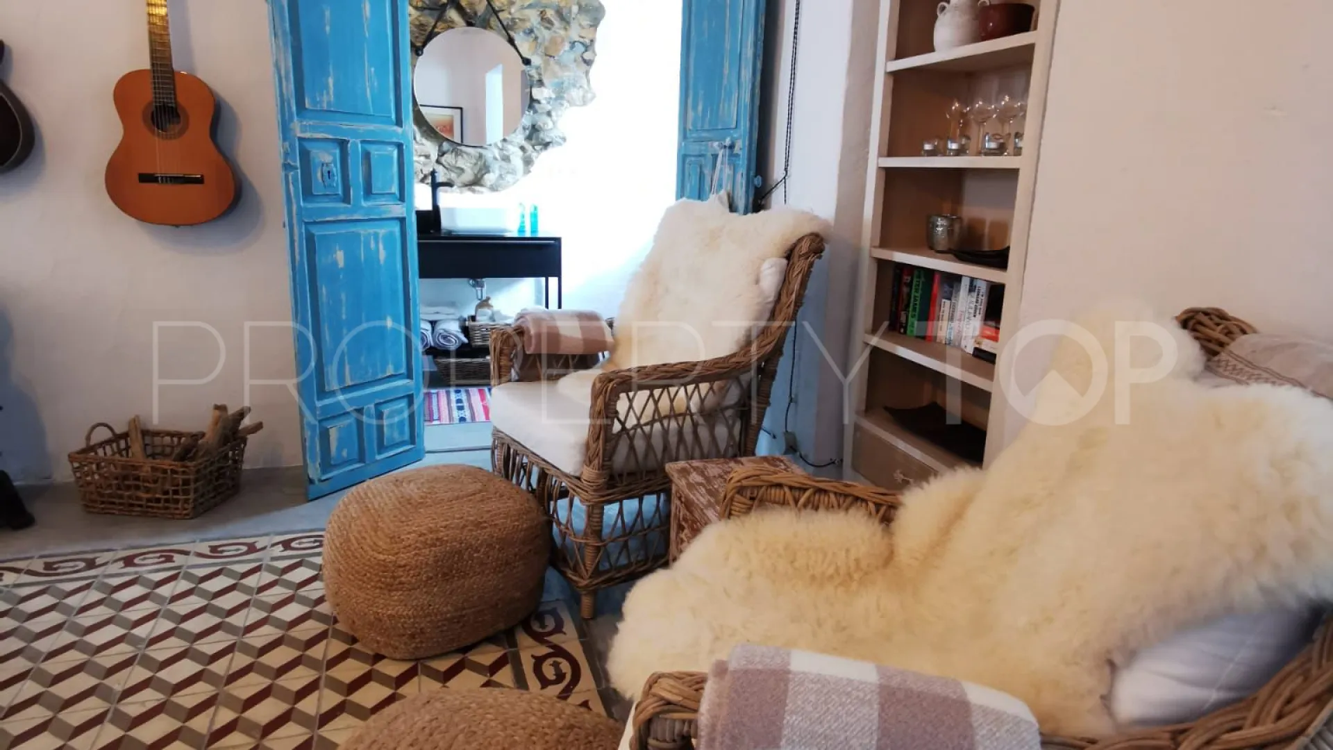 Casa de 2 dormitorios en venta en Estepona Casco Antiguo