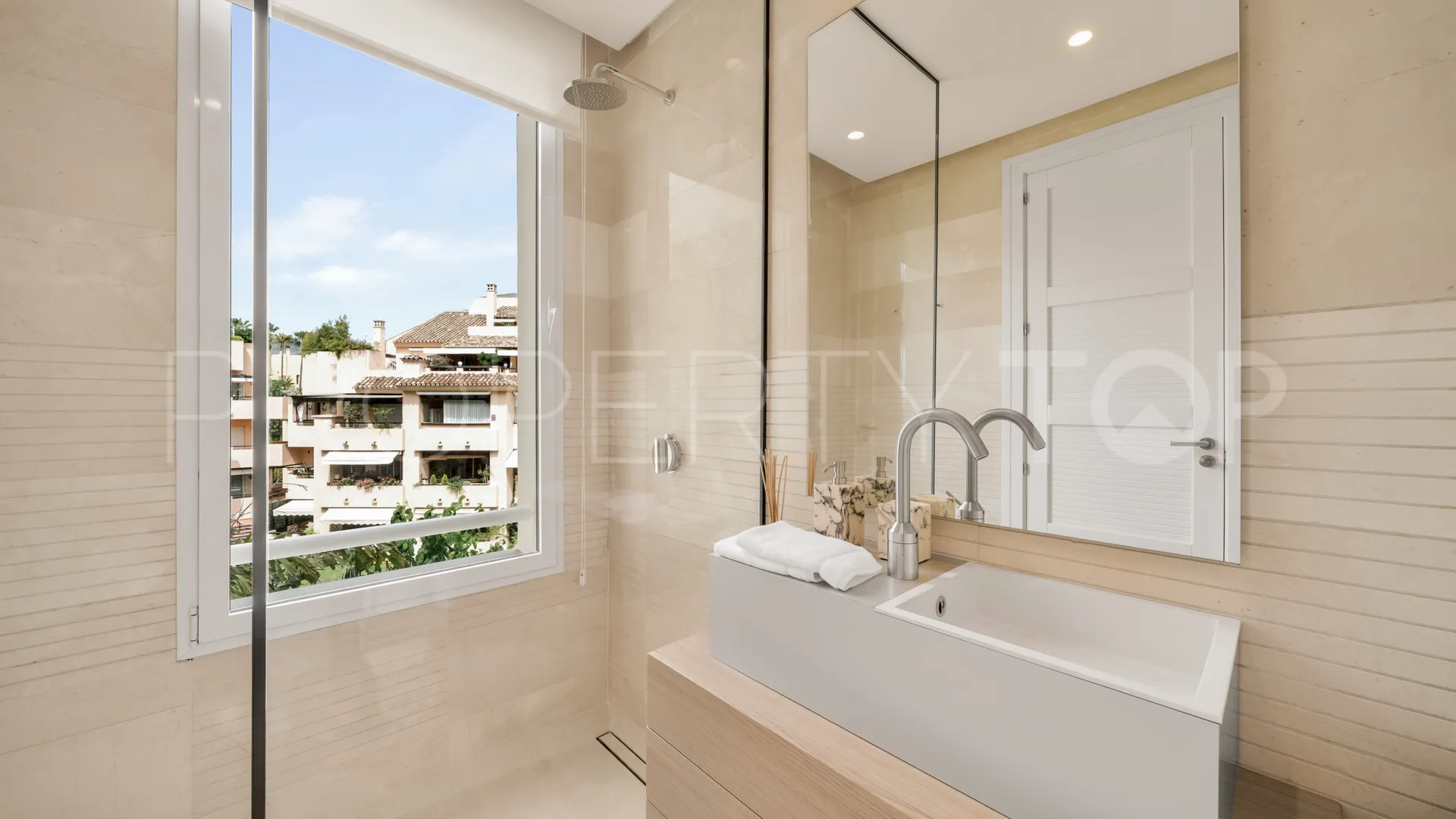 Apartamento en venta con 3 dormitorios en El Retiro de Nagüeles