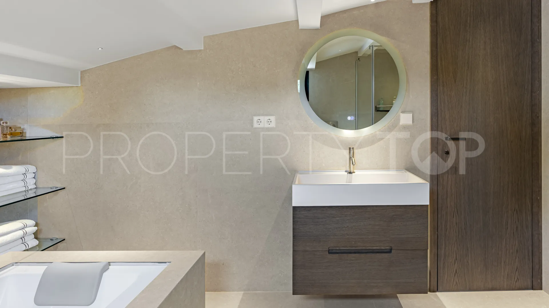 Jardines de las Fuentes apartment for sale