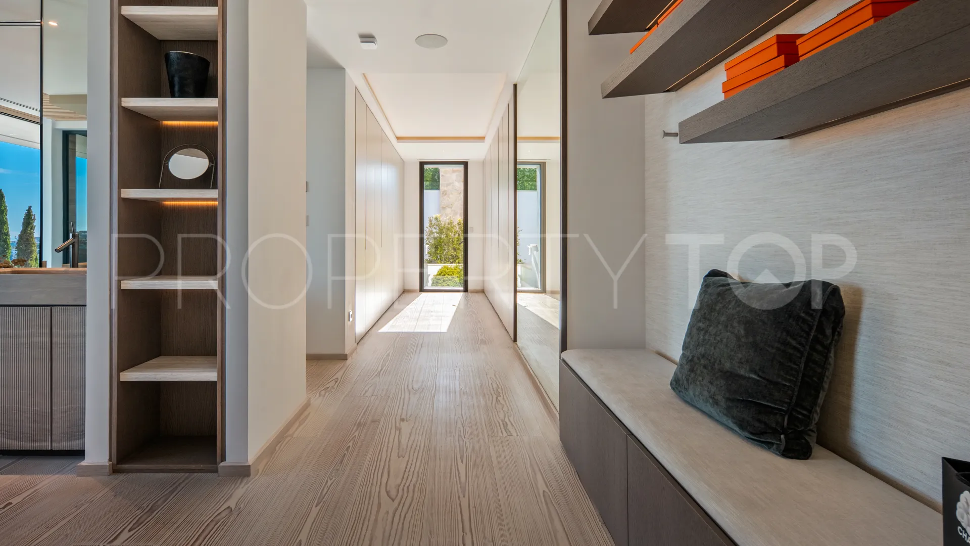 Villa for sale in El Herrojo with 5 bedrooms