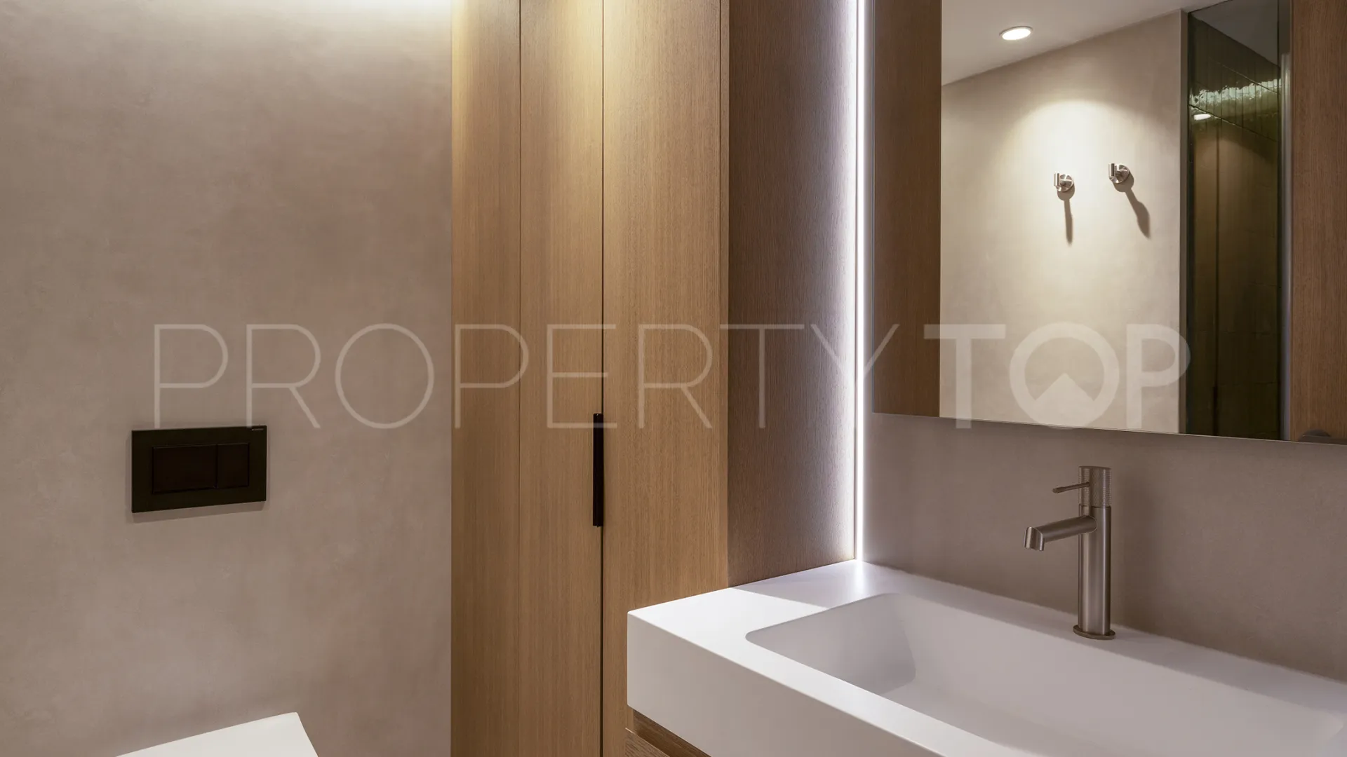 For sale 3 bedrooms apartment in Marbella Centro