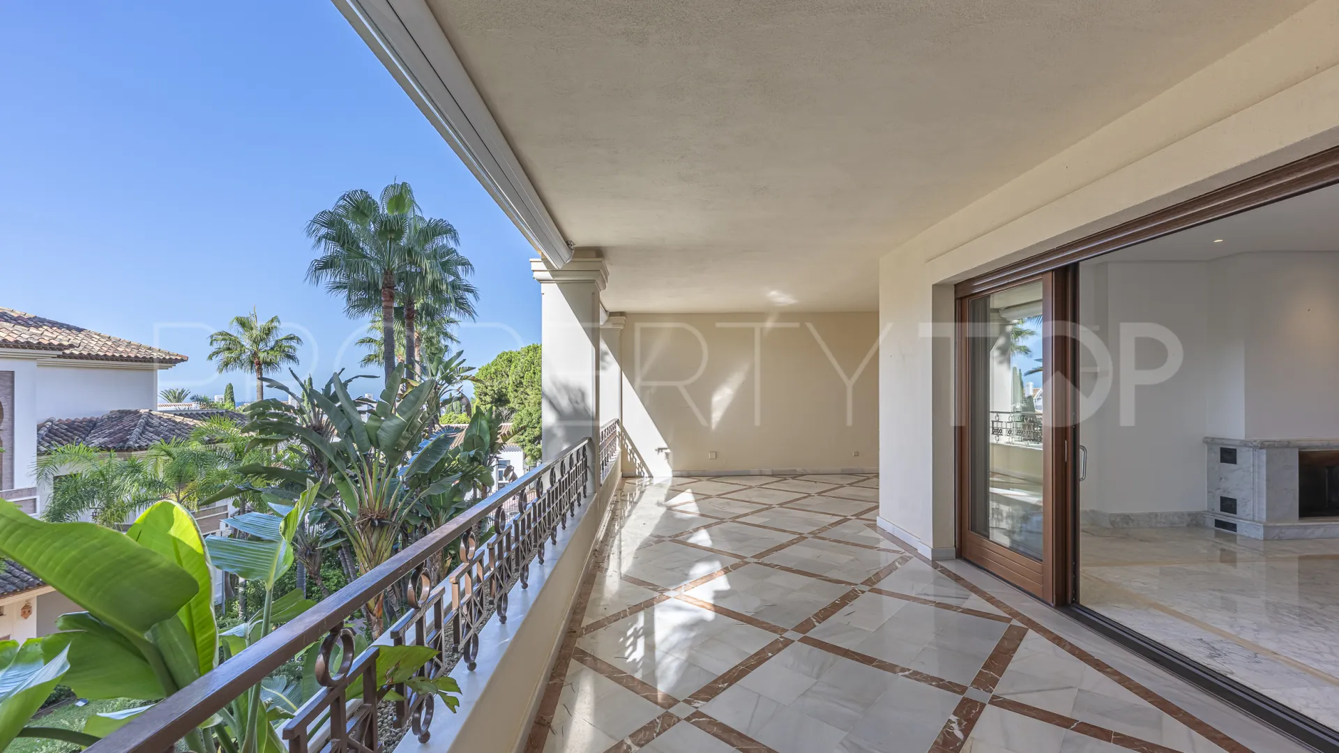 Apartamento en venta en Los Monteros Playa