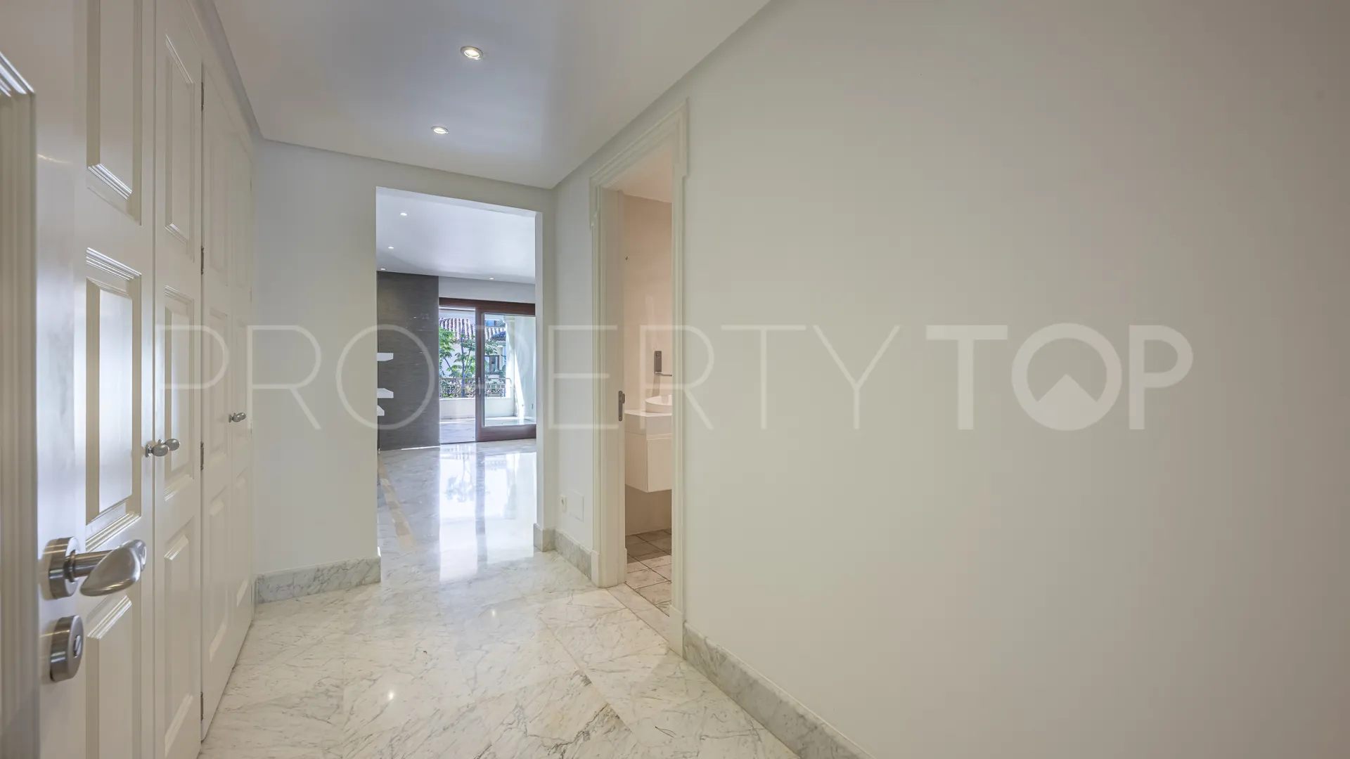 Apartamento en venta en Los Monteros Playa