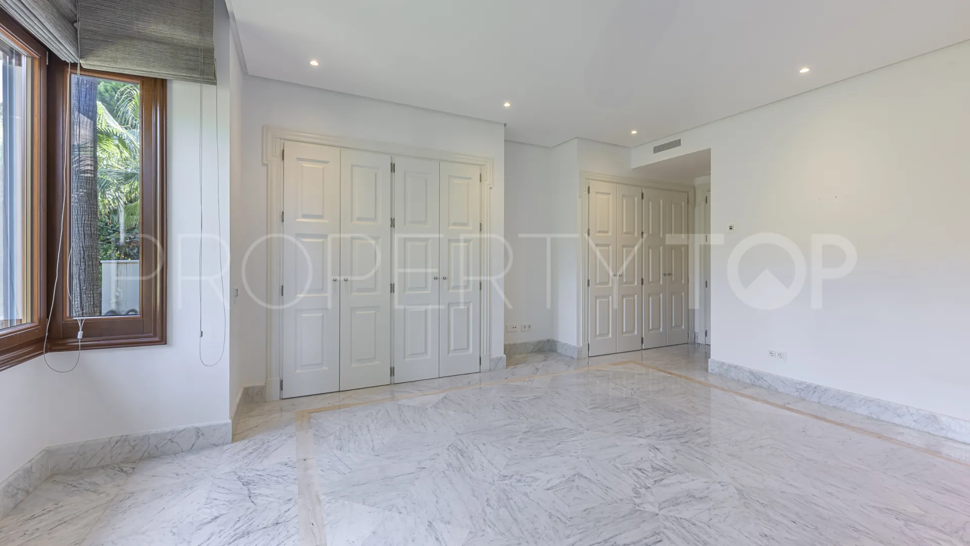 Apartamento en venta en Los Monteros Playa