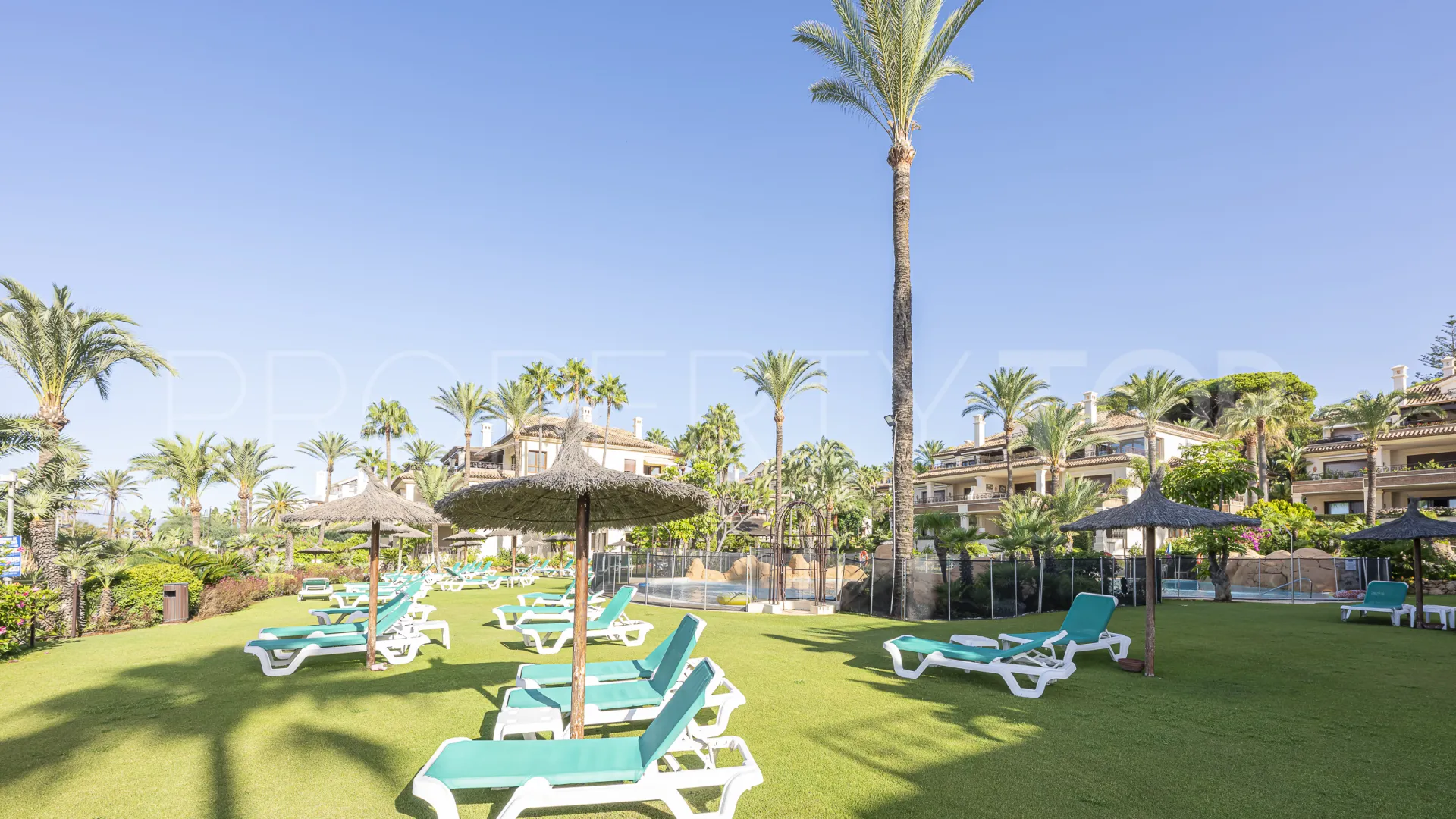 Apartamento en venta en Los Monteros Playa