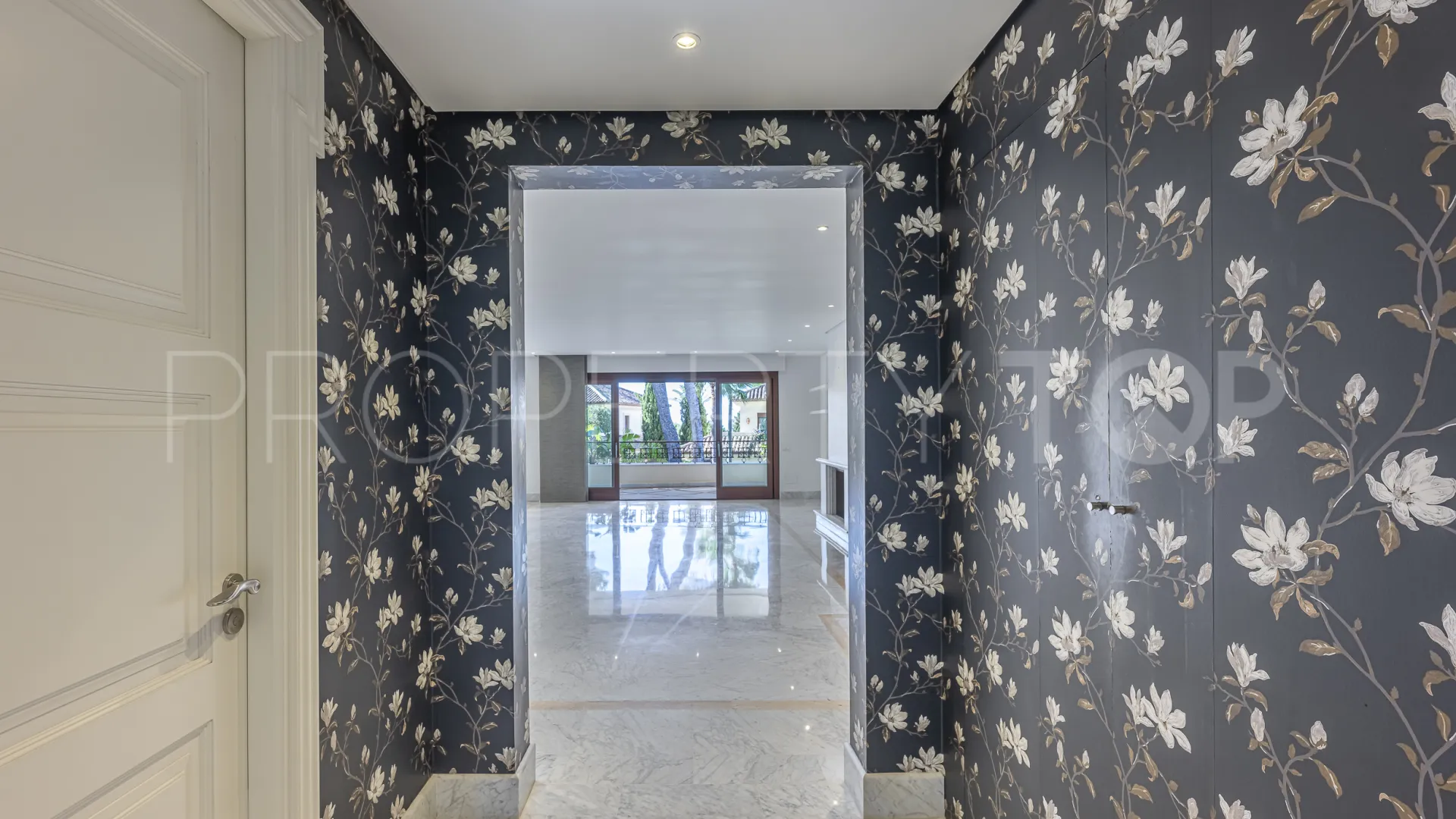 Apartamento en venta en Los Monteros Playa