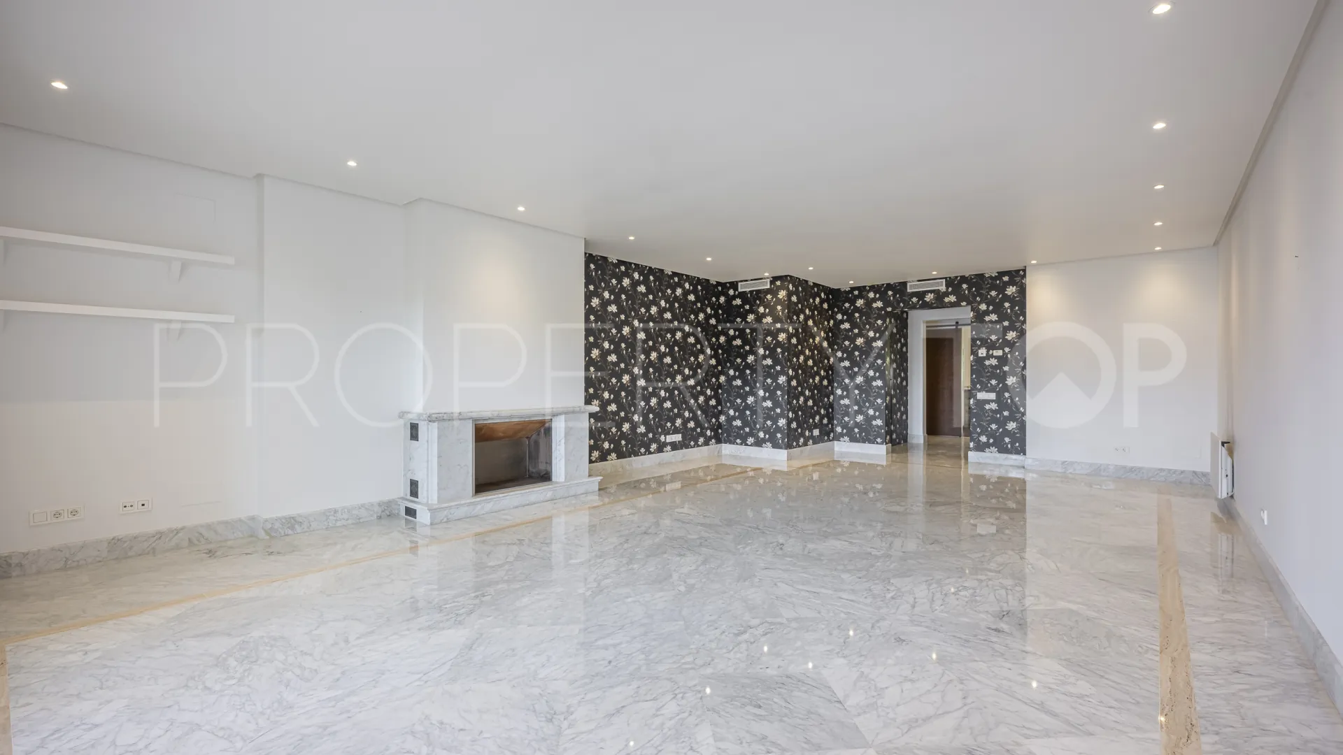 Apartamento en venta en Los Monteros Playa