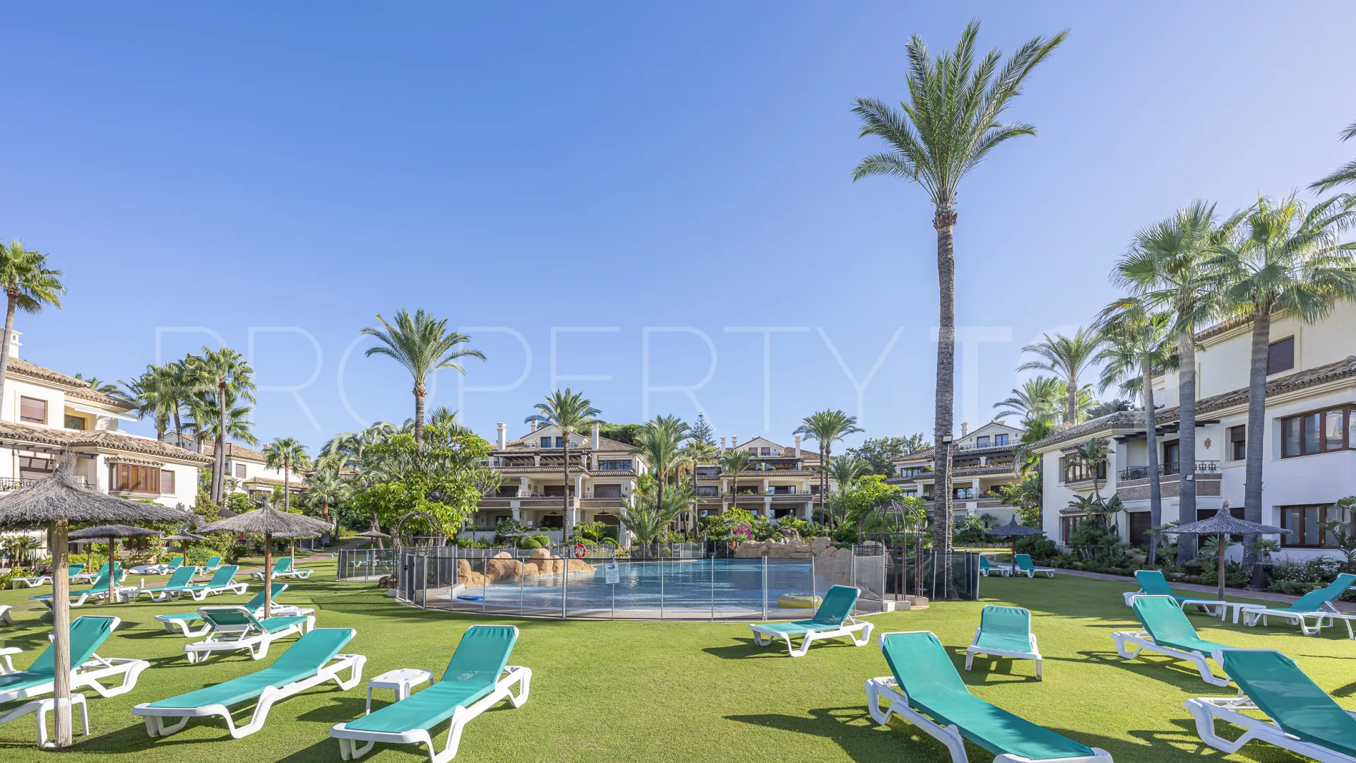 Apartamento en venta en Los Monteros Playa