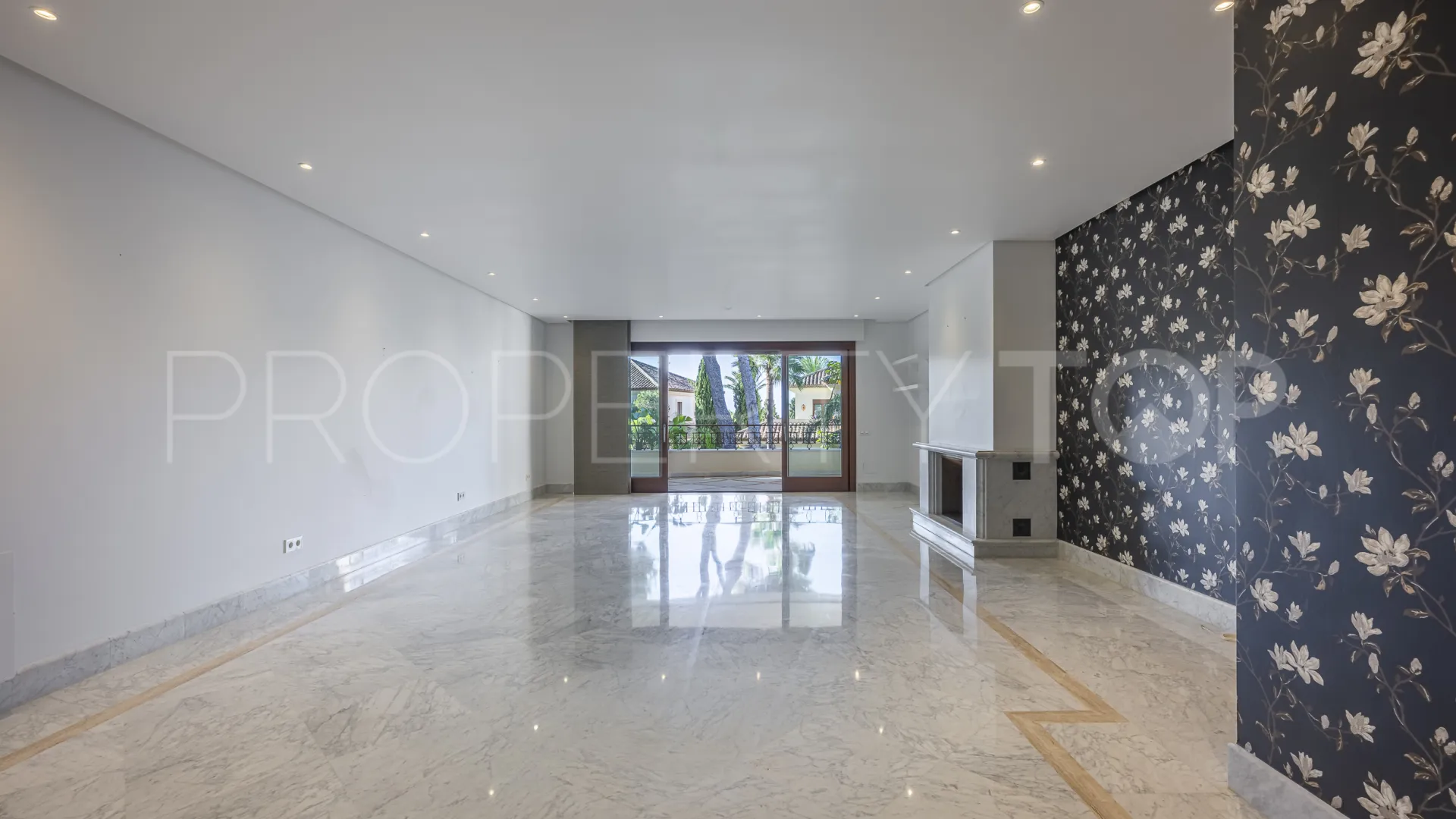 Apartamento en venta en Los Monteros Playa