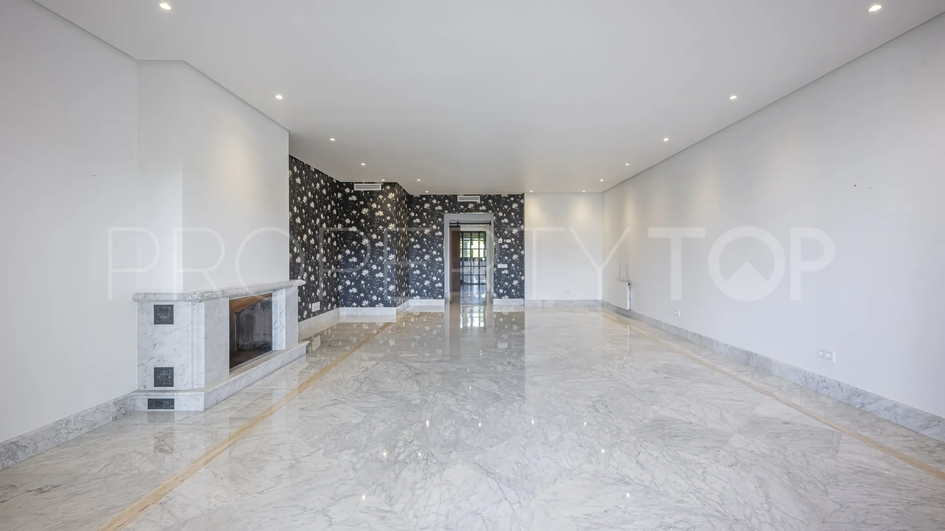 Apartamento en venta en Los Monteros Playa