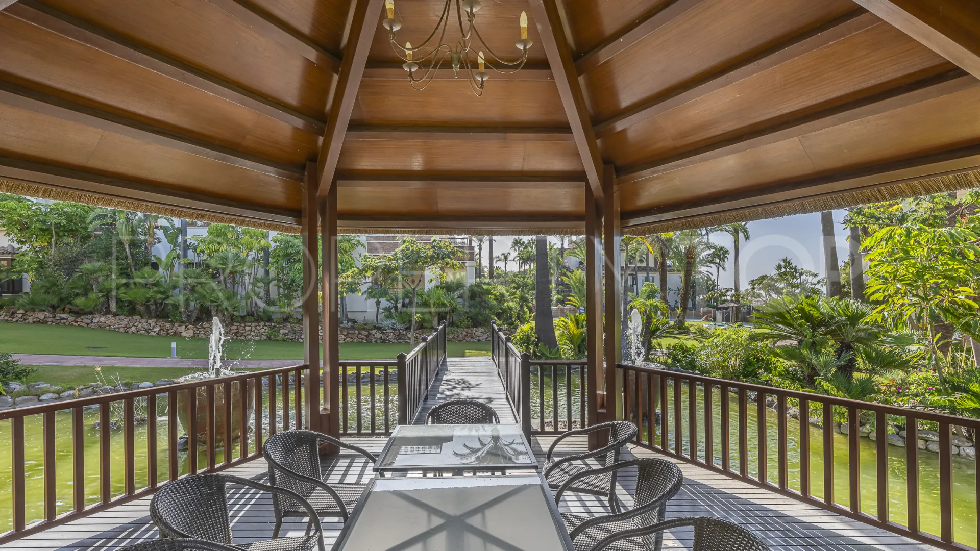Apartamento en venta en Los Monteros Playa