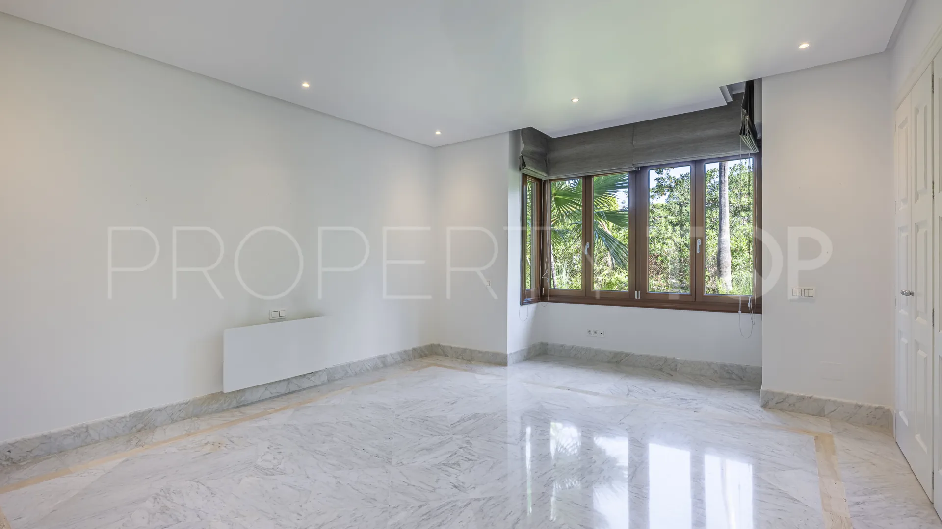 Apartamento en venta en Los Monteros Playa
