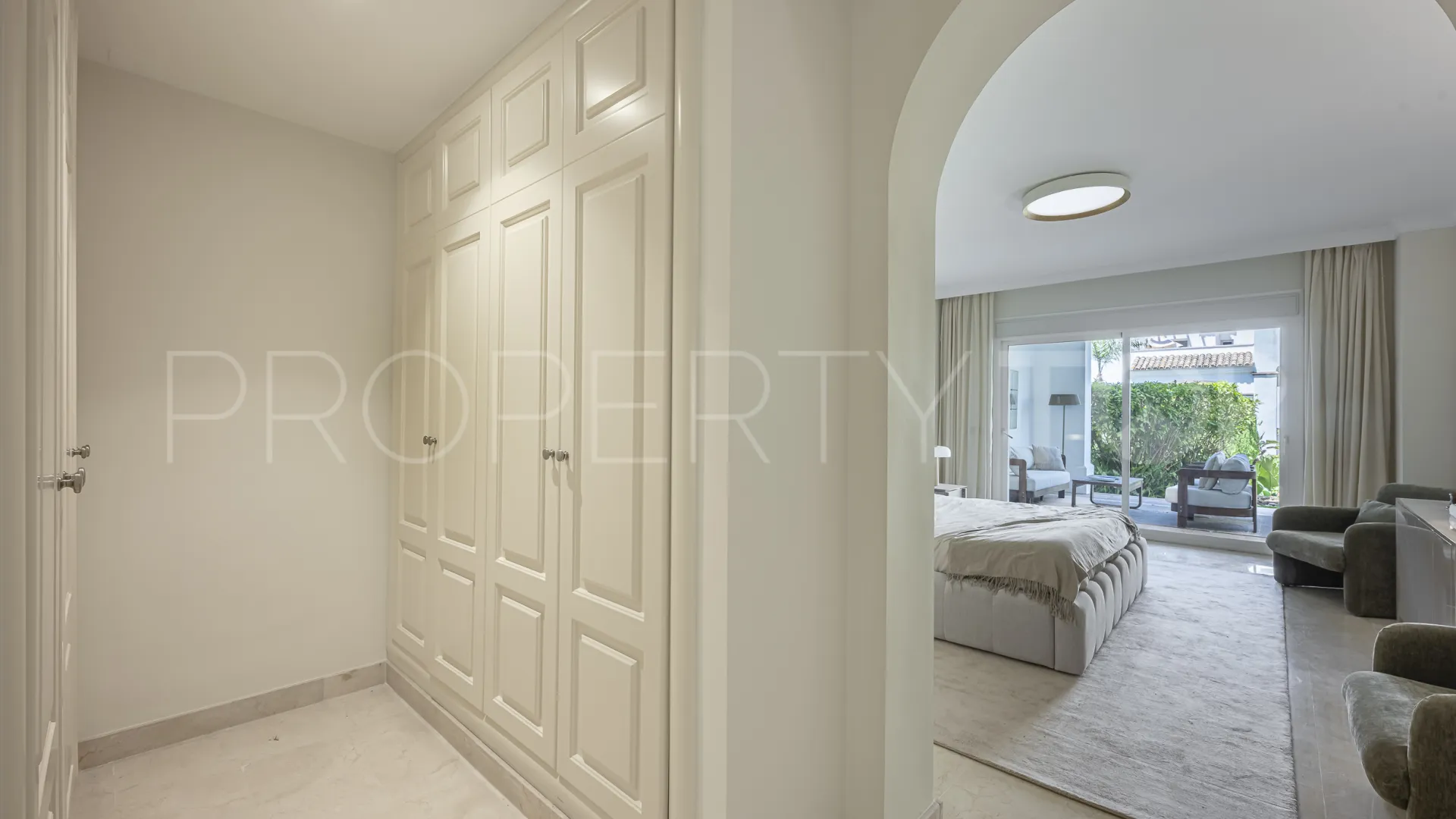 Comprar apartamento planta baja en Montebello Hills con 3 dormitorios