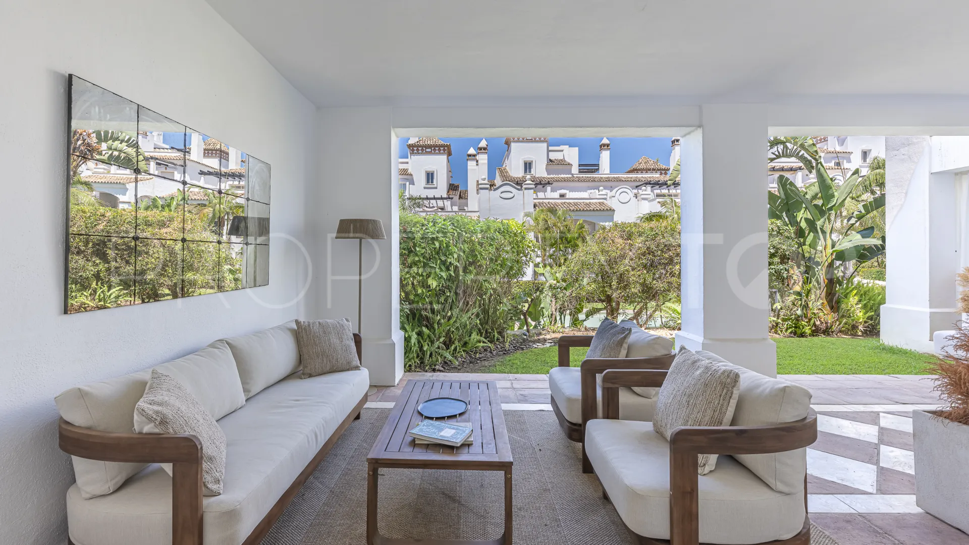 Comprar apartamento planta baja en Montebello Hills con 3 dormitorios