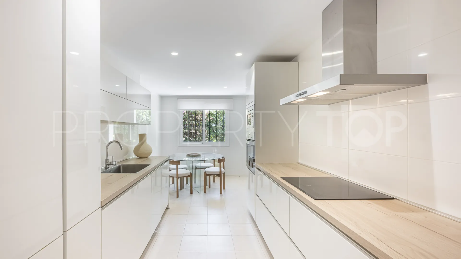 Comprar apartamento planta baja en Montebello Hills con 3 dormitorios