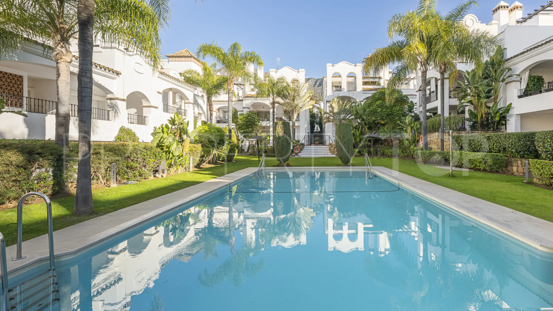 Comprar apartamento planta baja en Montebello Hills con 3 dormitorios