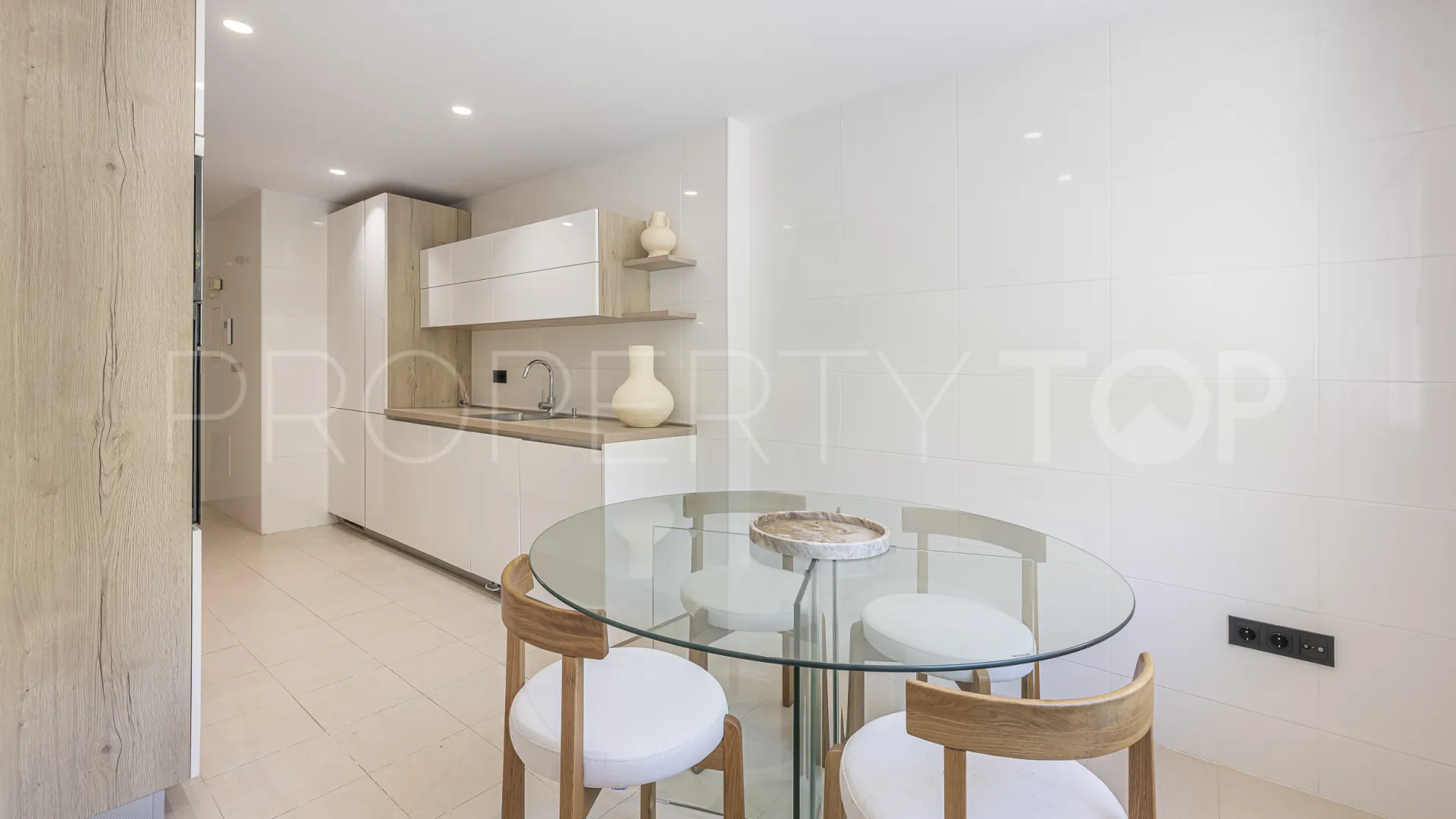 Comprar apartamento planta baja en Montebello Hills con 3 dormitorios