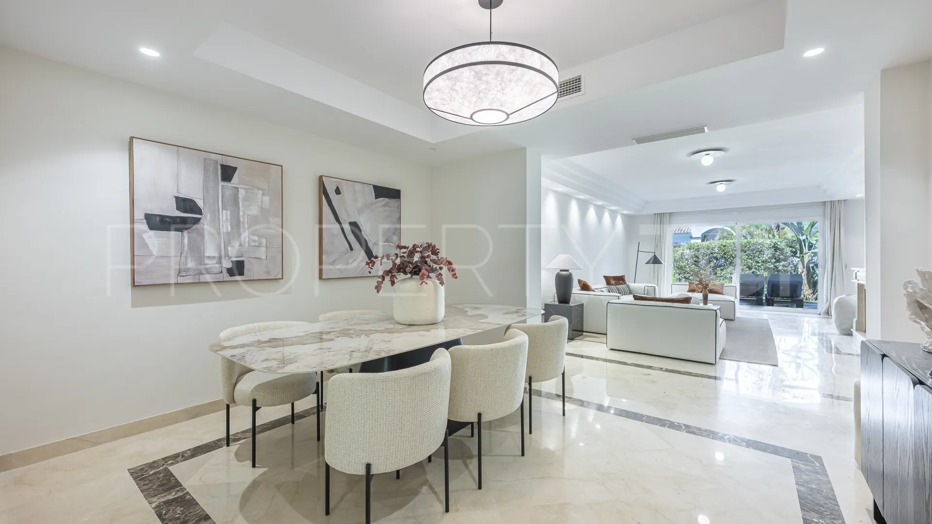 Comprar apartamento planta baja en Montebello Hills con 3 dormitorios