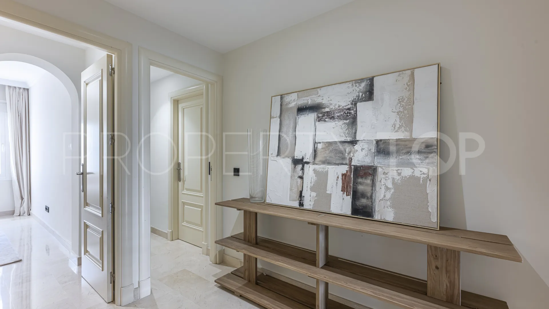 Comprar apartamento planta baja en Montebello Hills con 3 dormitorios