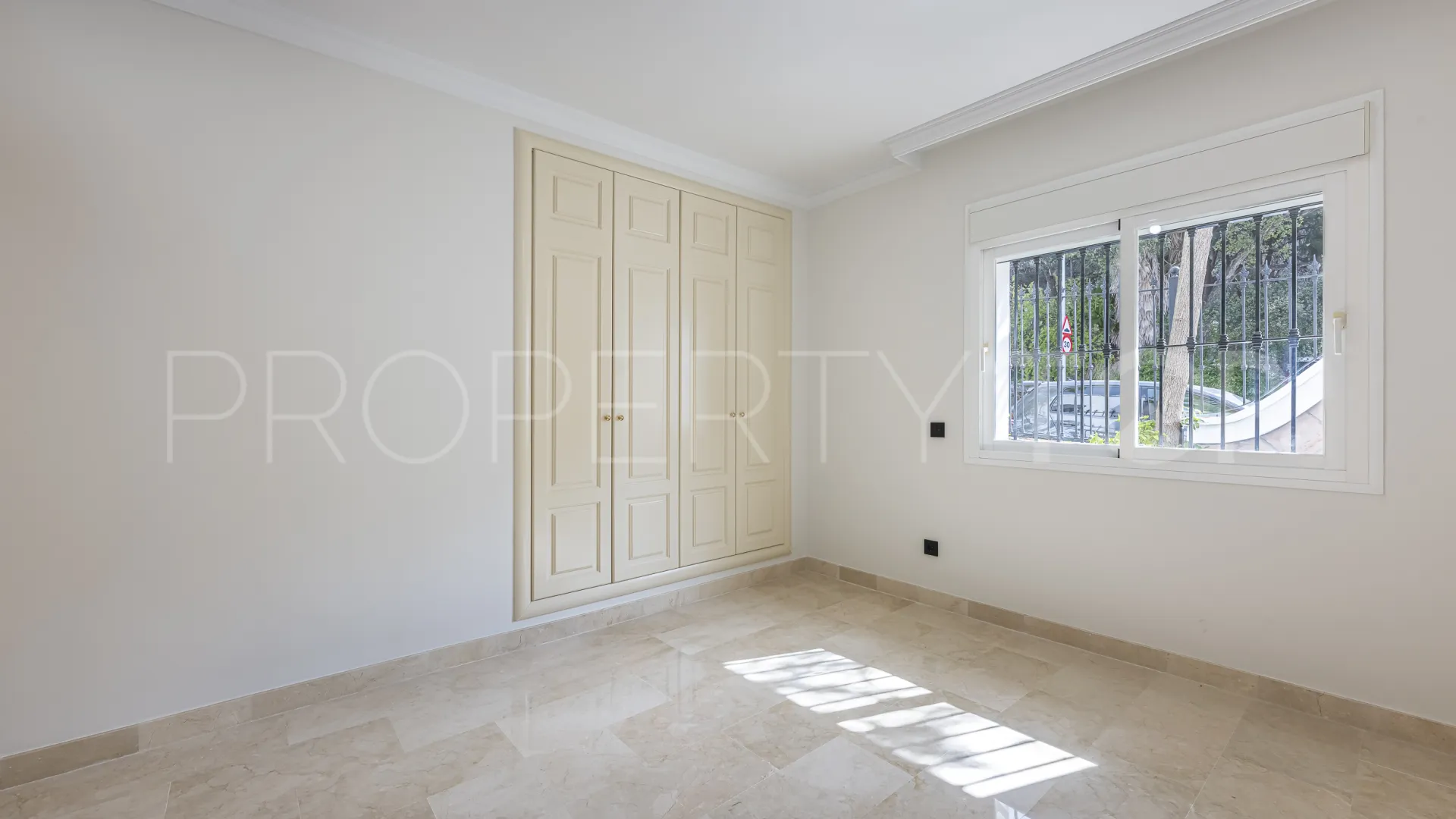 Comprar apartamento planta baja en Montebello Hills
