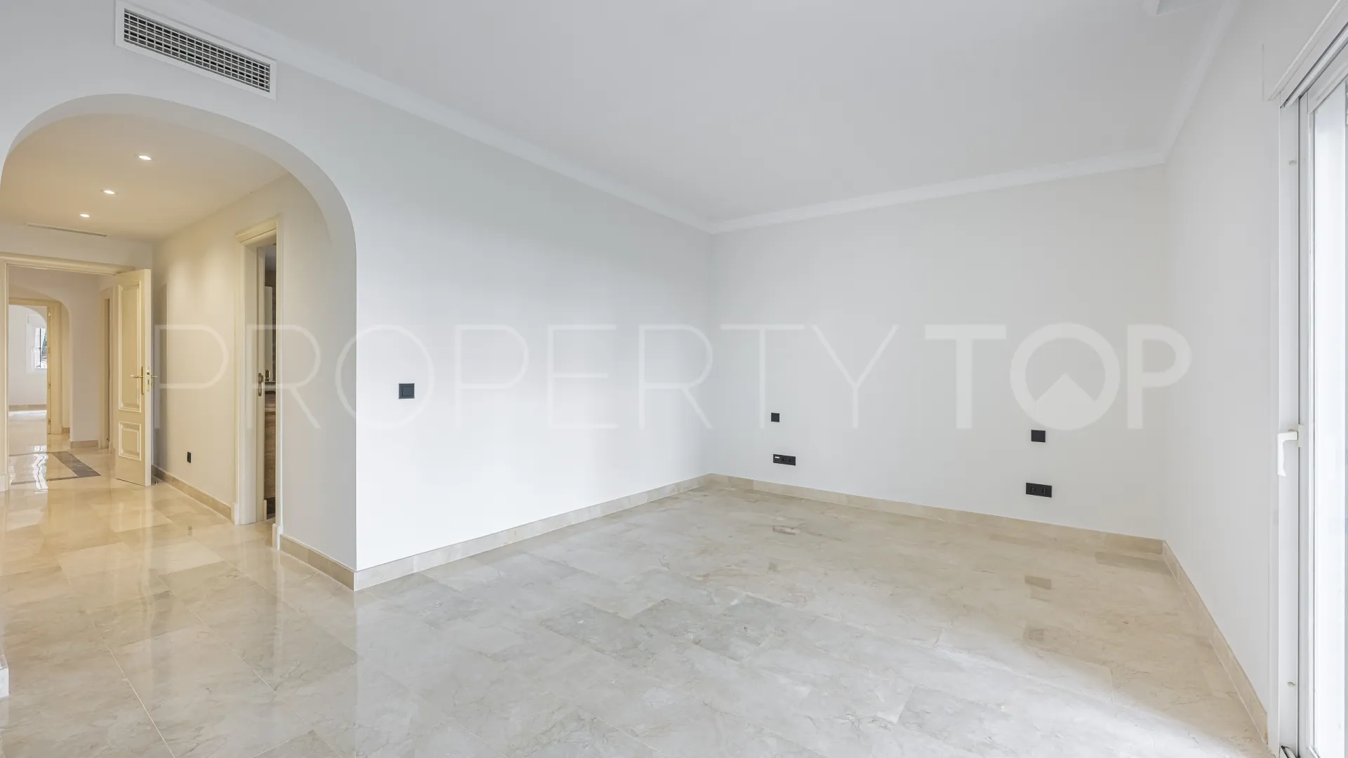 Comprar apartamento planta baja en Montebello Hills