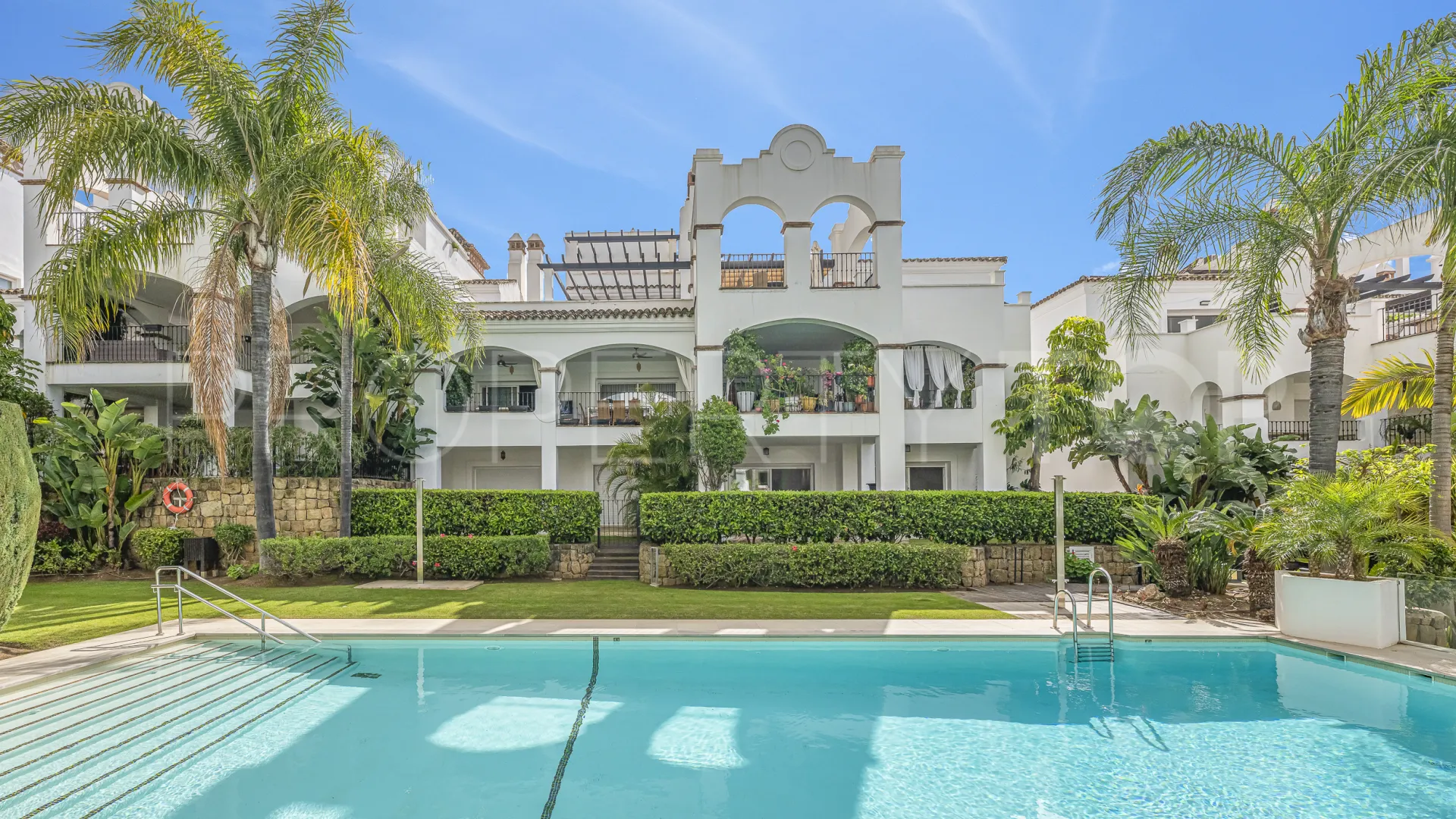 Comprar apartamento planta baja en Montebello Hills