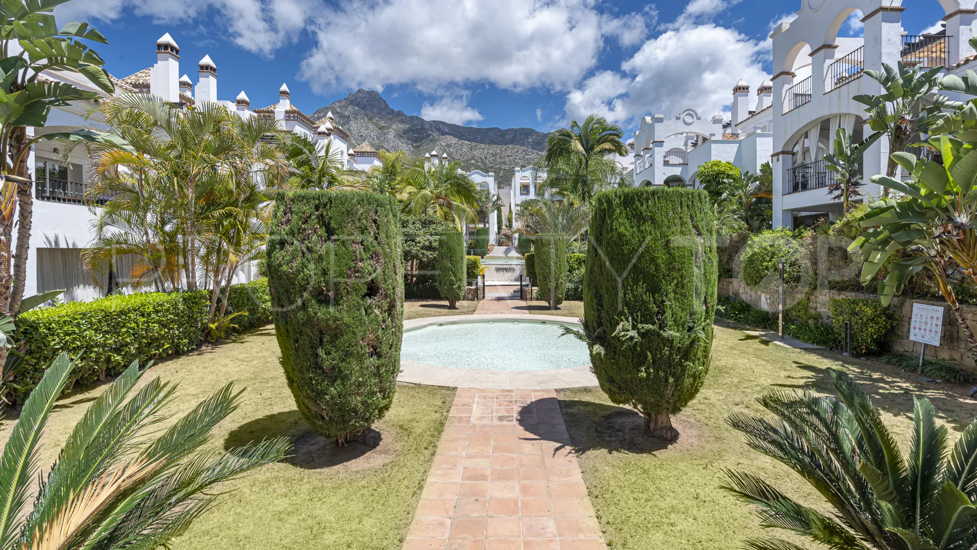 Comprar apartamento planta baja en Montebello Hills