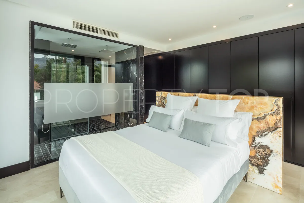 5 bedrooms villa for sale in Marbella Golden Mile