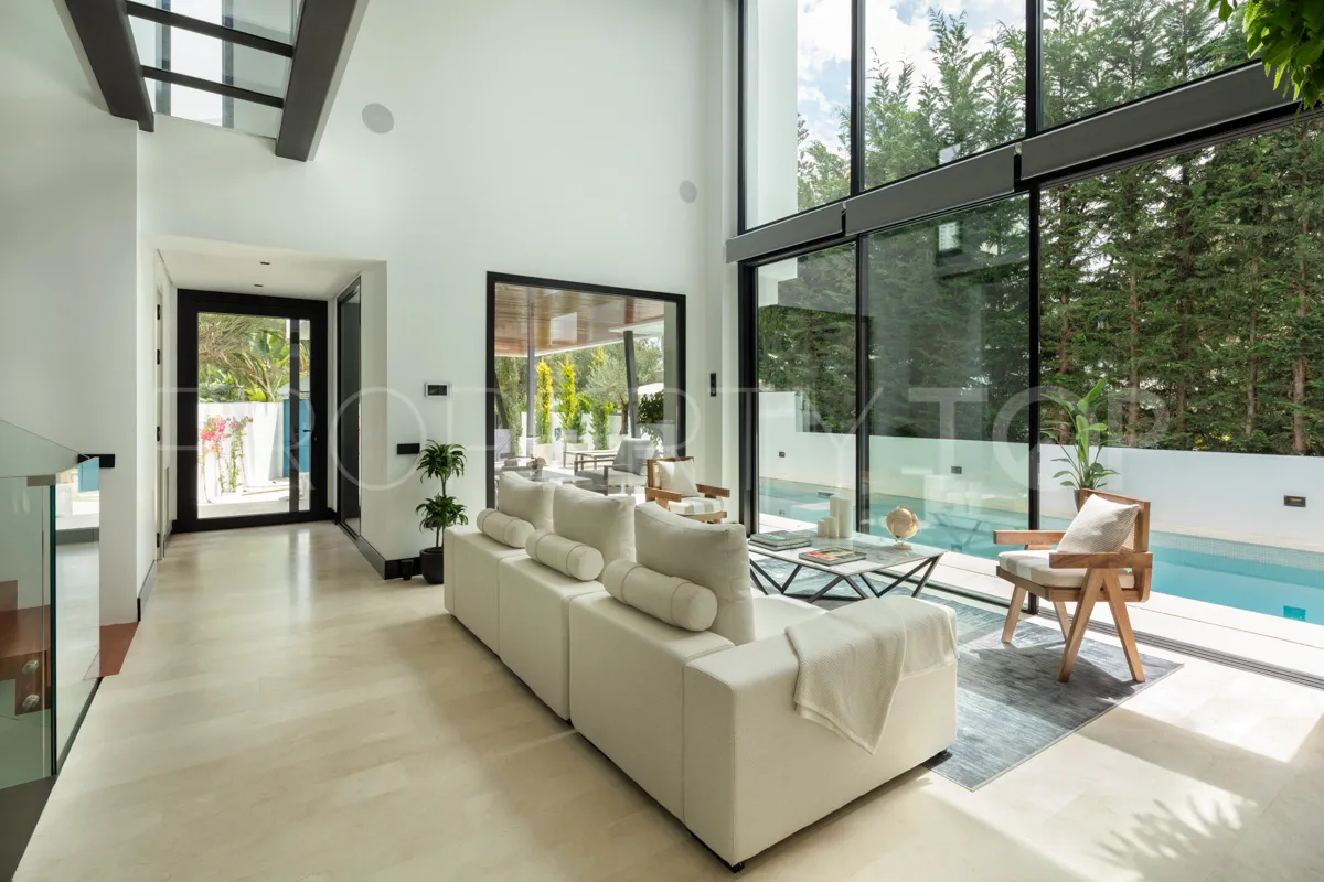 5 bedrooms villa for sale in Marbella Golden Mile