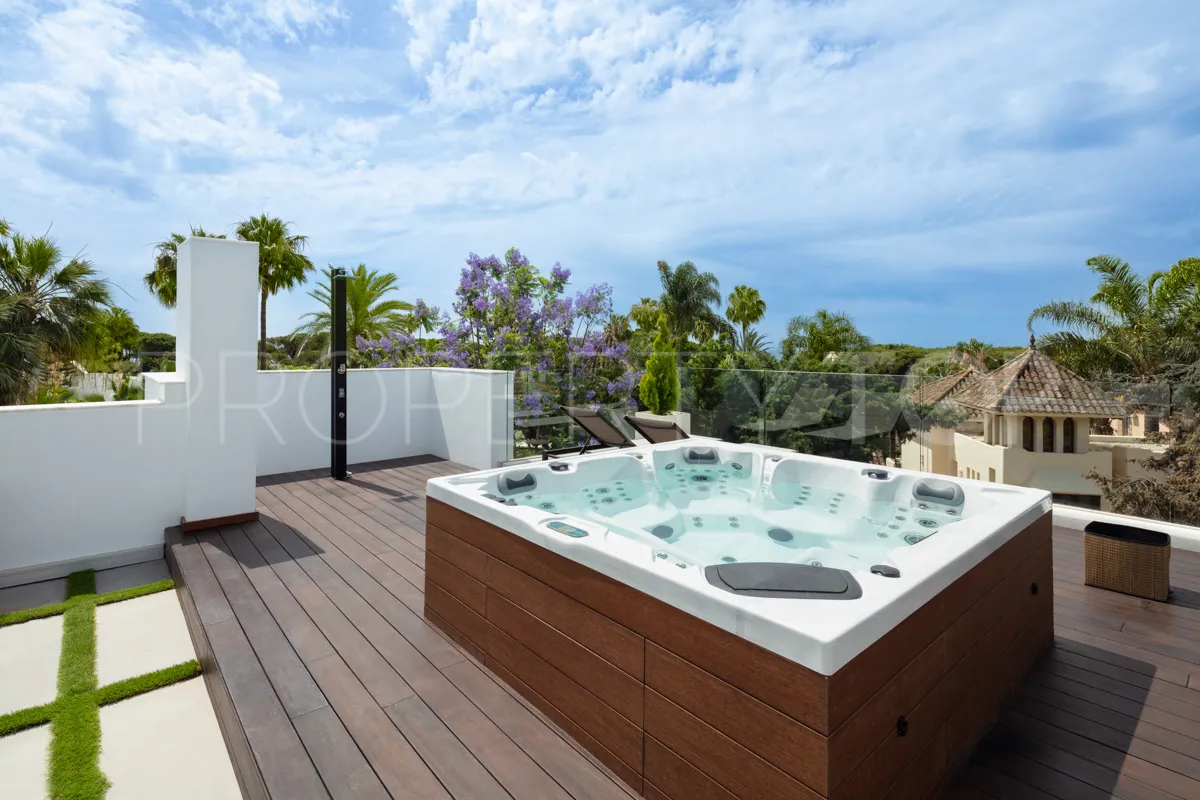 5 bedrooms villa for sale in Marbella Golden Mile