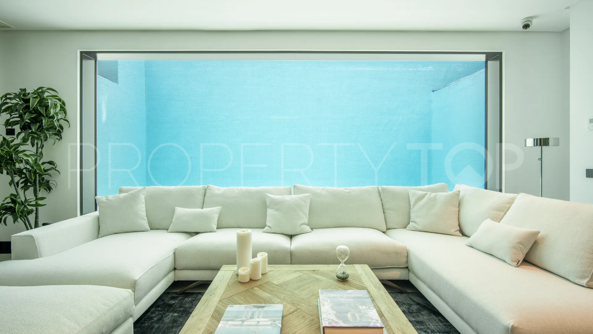 5 bedrooms villa for sale in Marbella Golden Mile