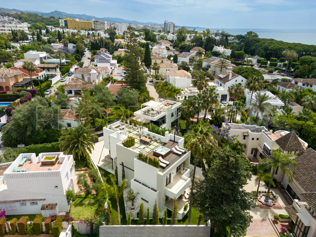 5 bedrooms villa for sale in Marbella Golden Mile