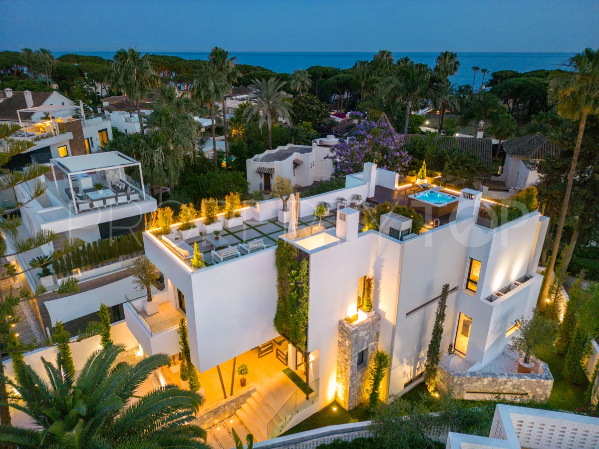 5 bedrooms villa for sale in Marbella Golden Mile