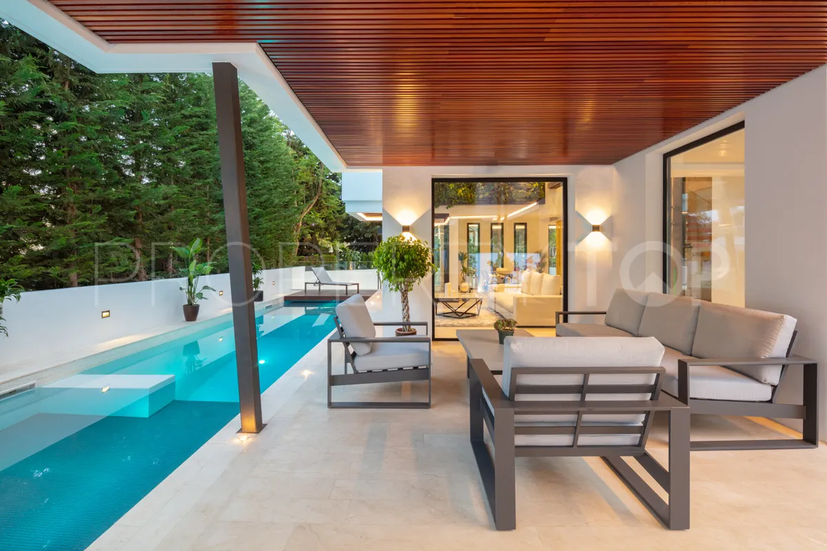 5 bedrooms villa for sale in Marbella Golden Mile